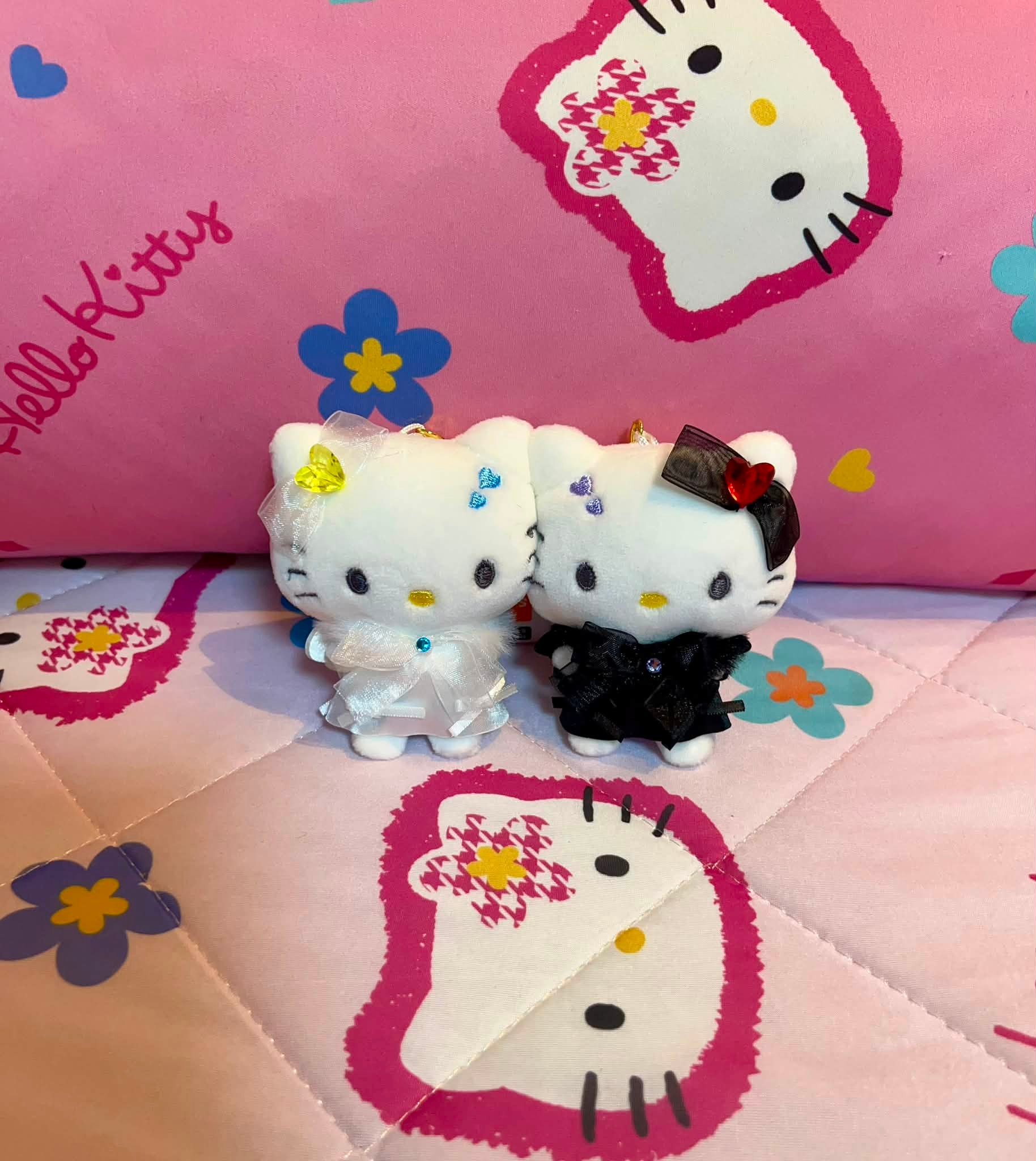 Hello Kitty Magnetic Mascot 💖