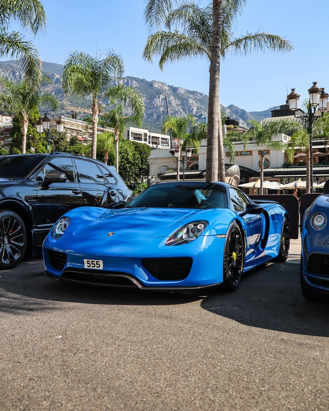 Bright Blue Porsche 918 Spyder 💙 📸 @carphotography_mark