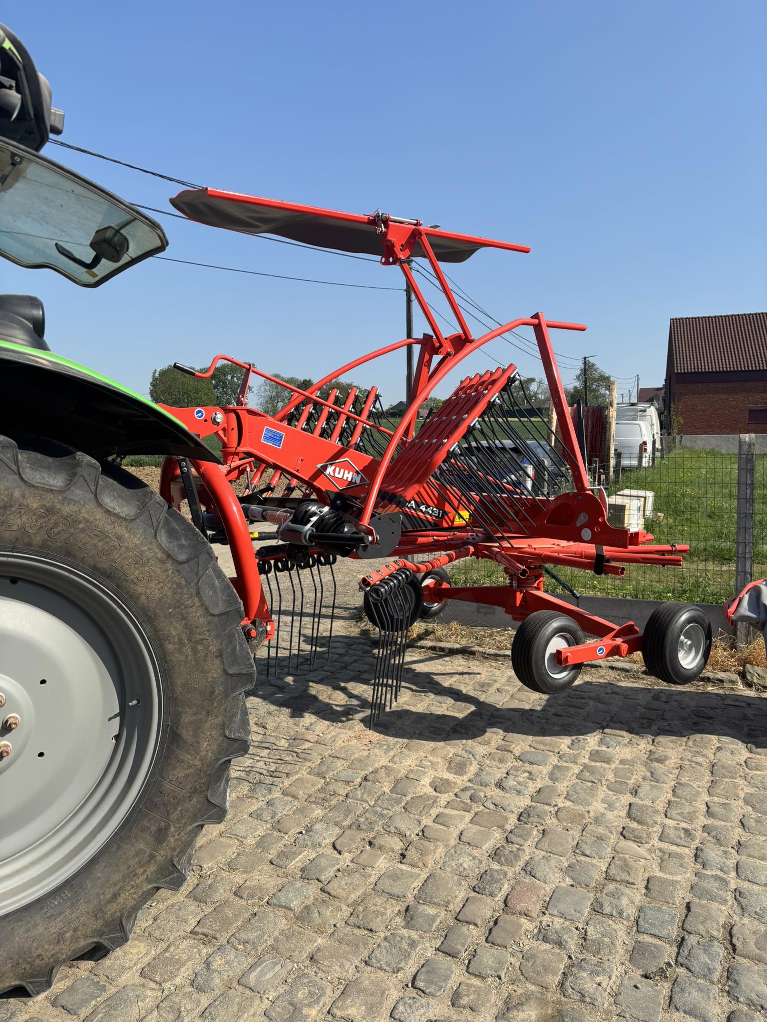 BVBA - VERKOCHT – Kuhn GA4431 Hark Deze betrouwbare Kuhn GA4431 heeft ...