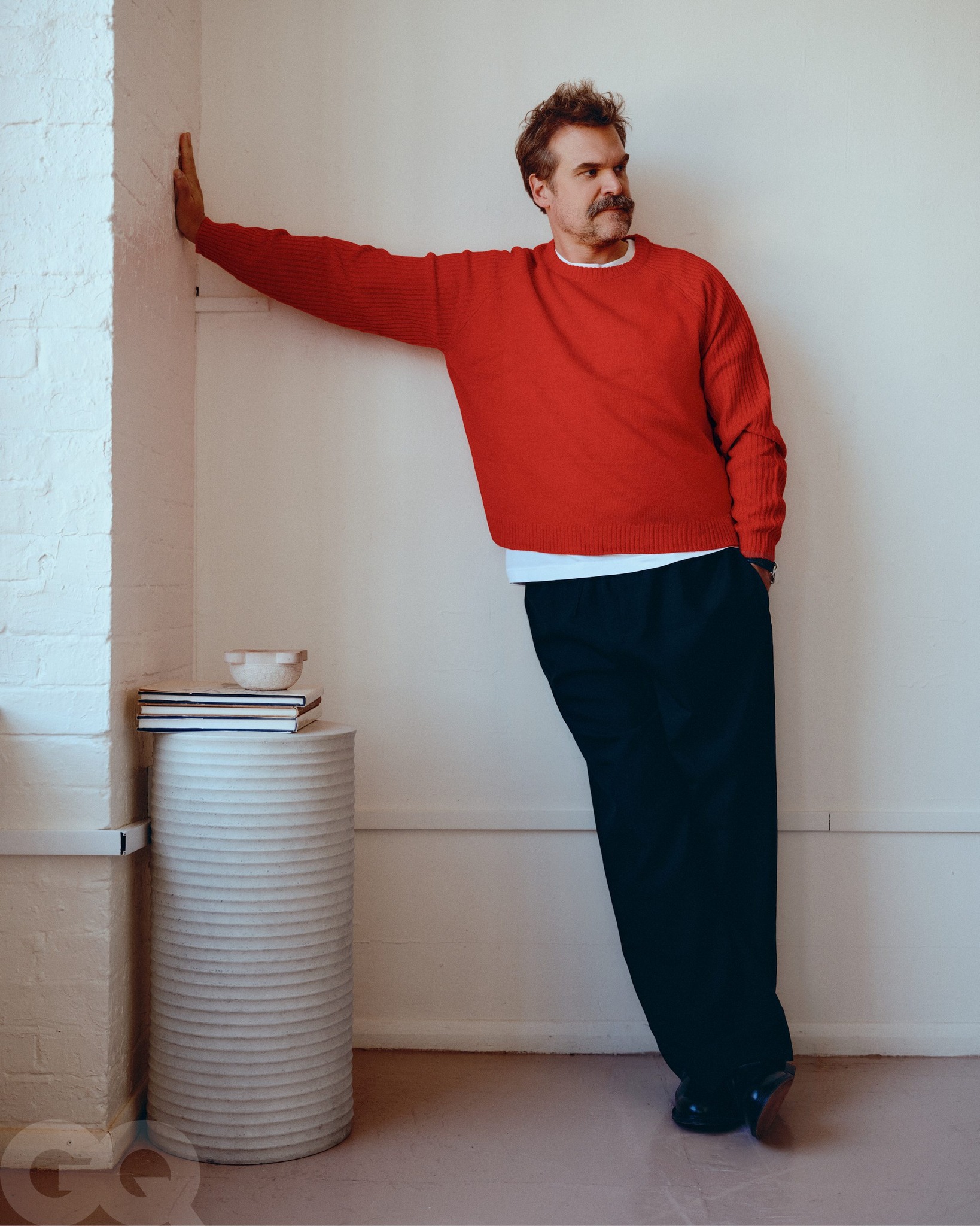David Harbour (Casual) Life Size - 4