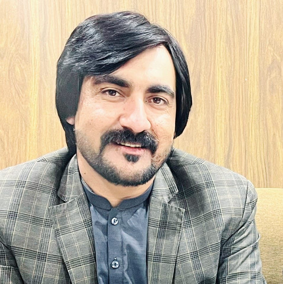 کوټه د پښتونخوا ملي عوامي پارټۍ صوبائی ډپټي سکرټری منان لالا پر جنازه د ...
