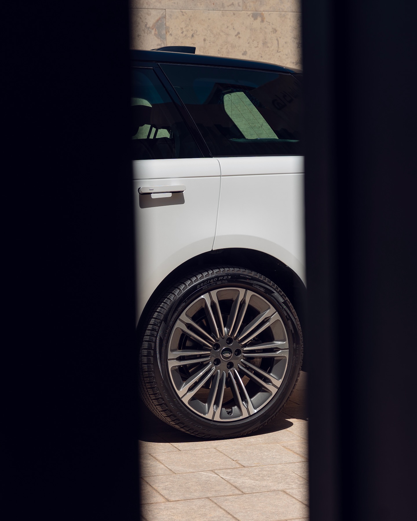 Alfardan - أناقة تخفي قوة جبارة A beast in disguise. #RangeRover #Qatar ...