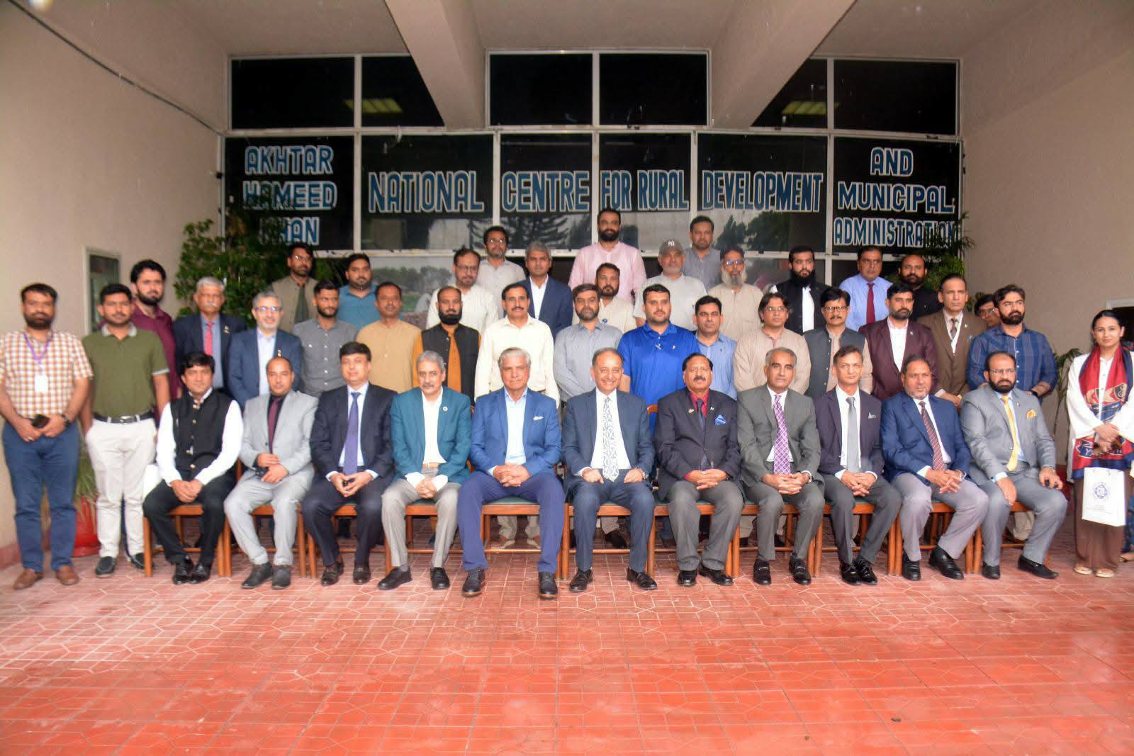 Dr musadiq Malik Federal Minster along with Lt General R Muzamal ...