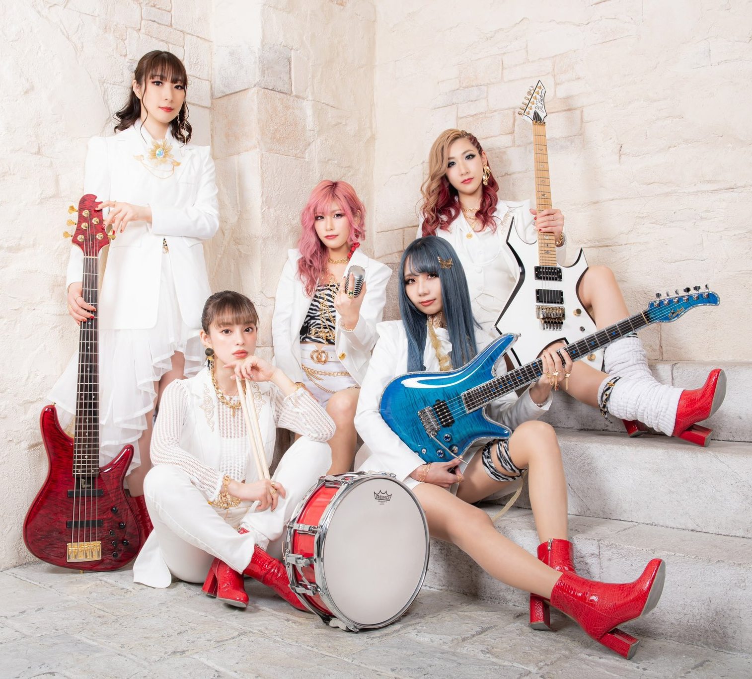 黒子首 (hockrockb) is an alternative rock band from Tokyo formed
