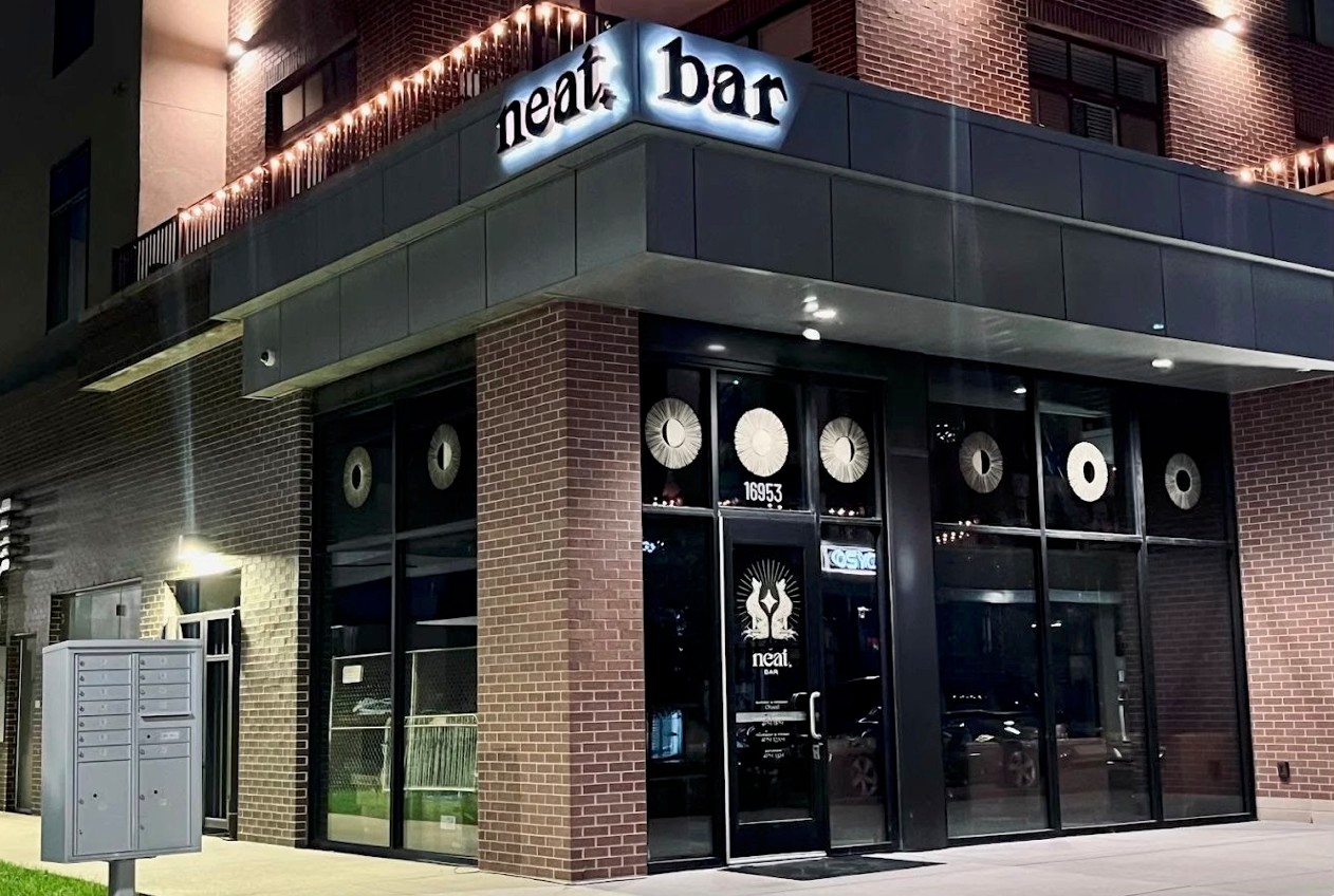 Navigate the Streets PR SLC CN-010 ① Neat. bar cocktail lounge now open in Lenexa's City Center