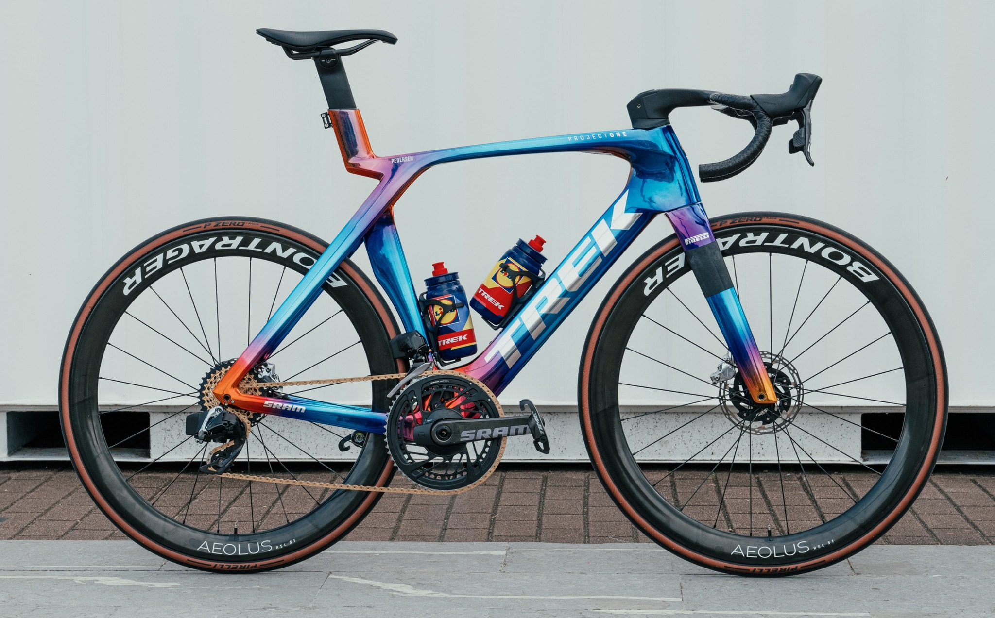 SRAM's Red eTap AXS helps win tour stage