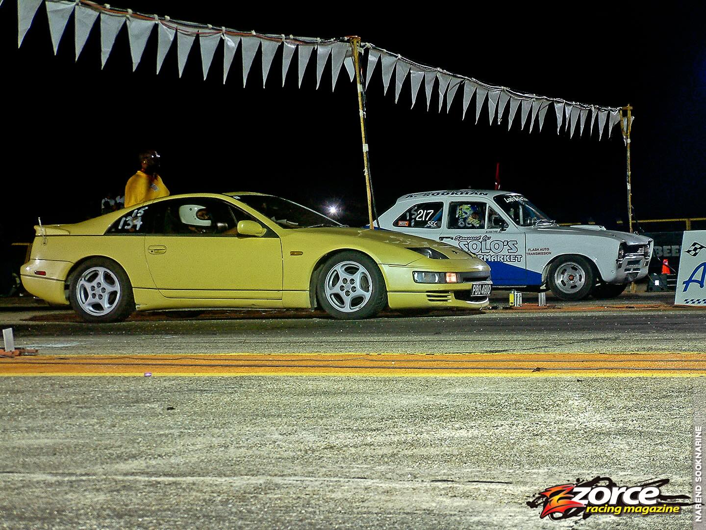 Nissan 300zx in yellow is super fire