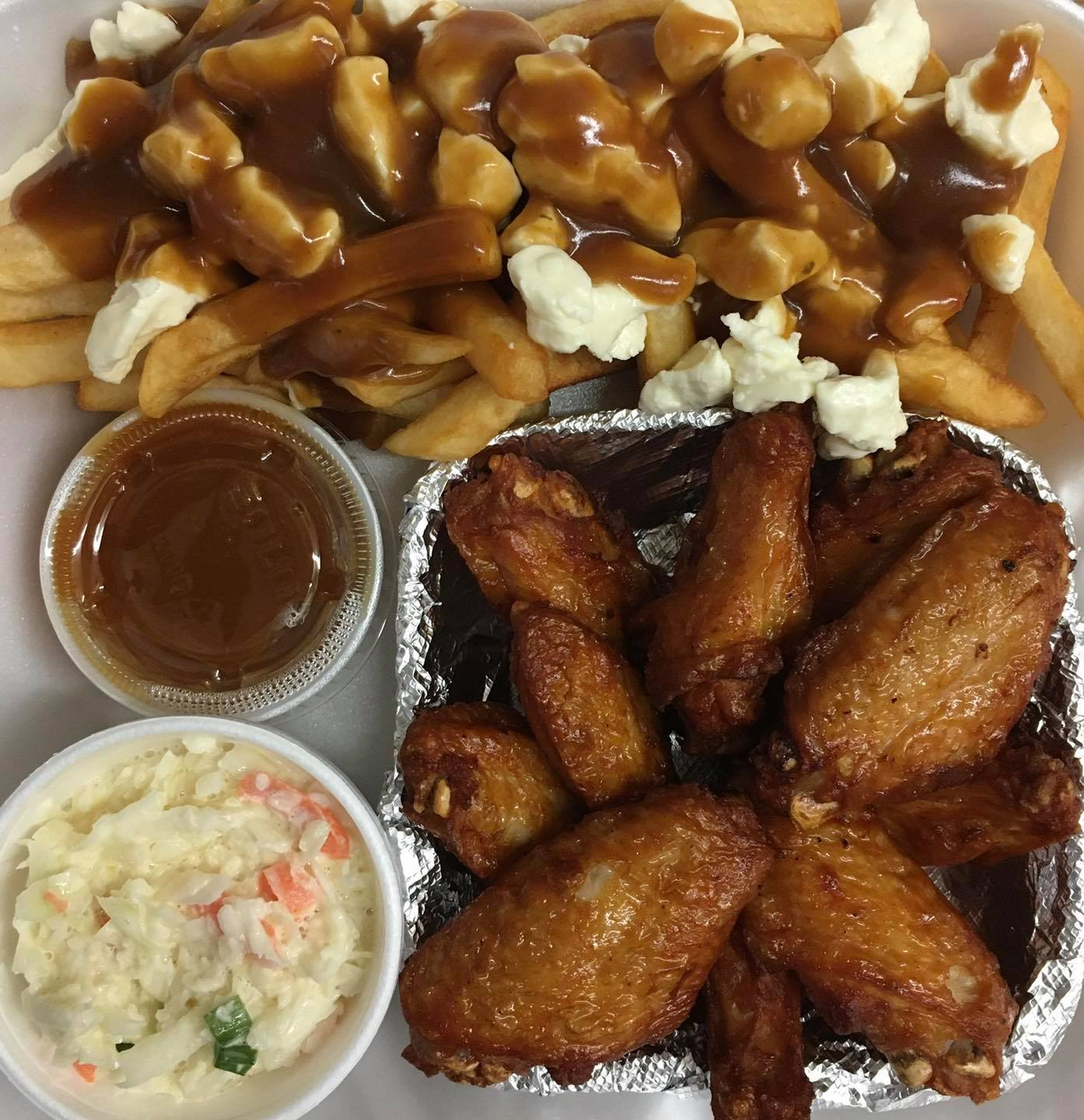 🍗🍗 MERCREDI AILES ET POUTINE 🍗🍗... - Restaurant le Toit Rouge