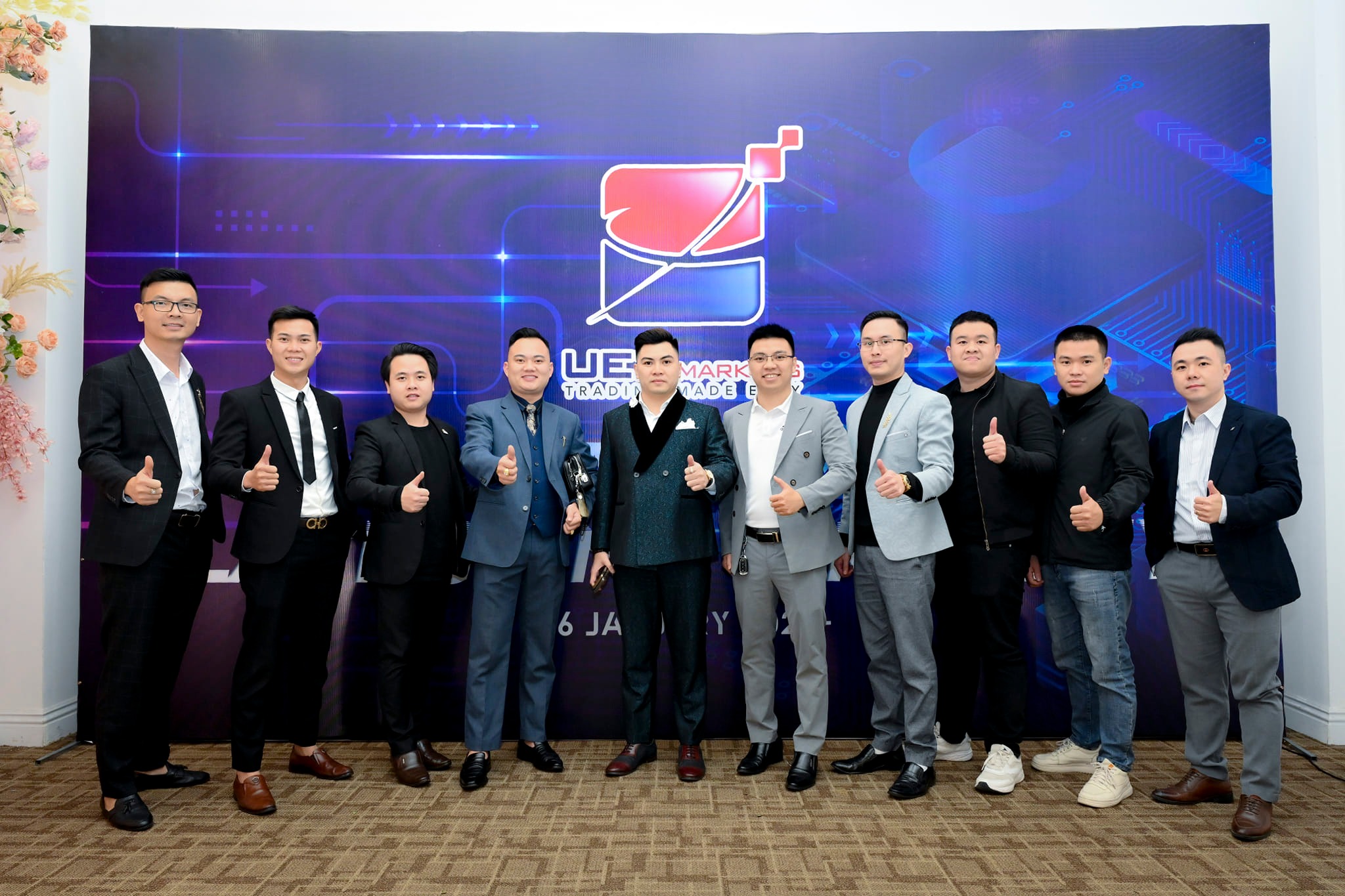Cộng đồng UEZ Việt Nam - AI Trading | Facebook