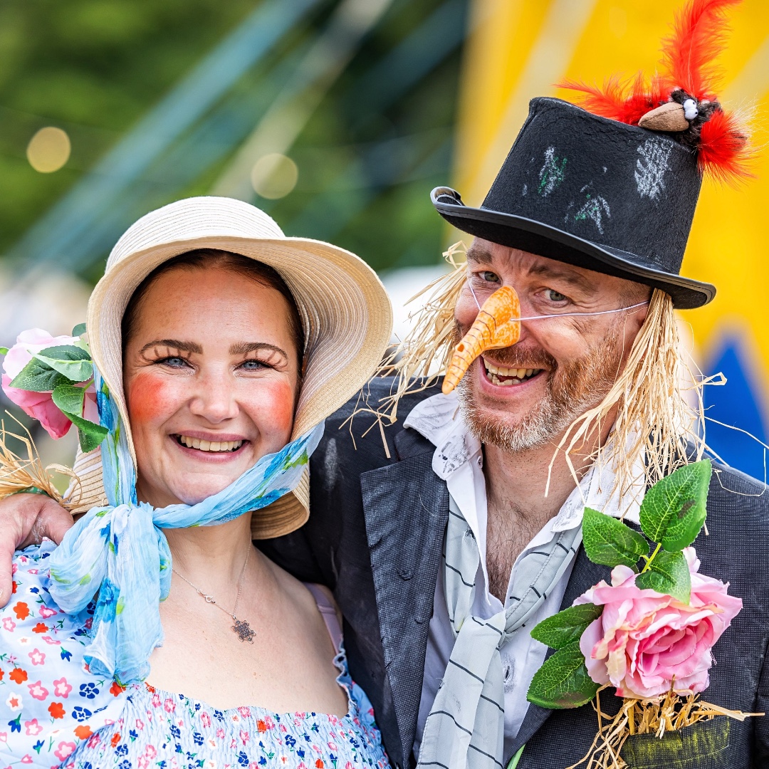 holiday fancy dress themes It's spooky season 👻 Last year's theme at Bella was LOVE (not very spooky!), but if you're searching for some Halloween inspo or just want to check out some cool FORMAL WEDDING MAXI