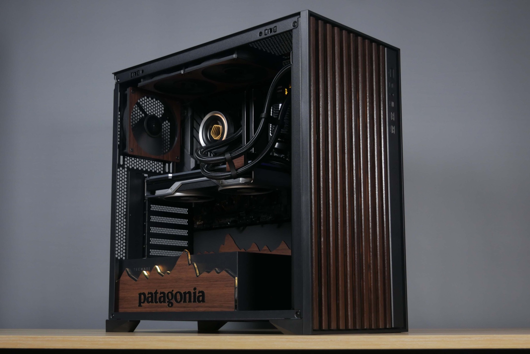 Tecware - Check out this stunning custom PC build...