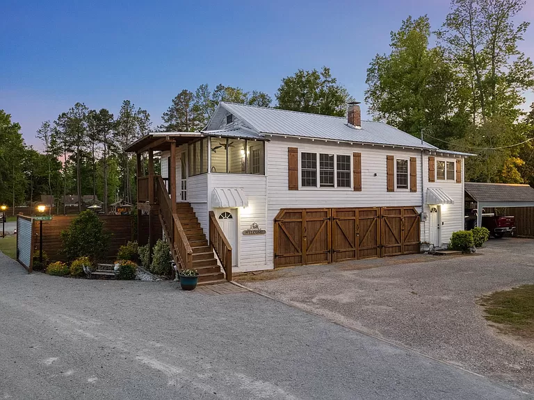 Apple Realty - Advisor with Better Homes & Gardens Real Estate Paracle ...