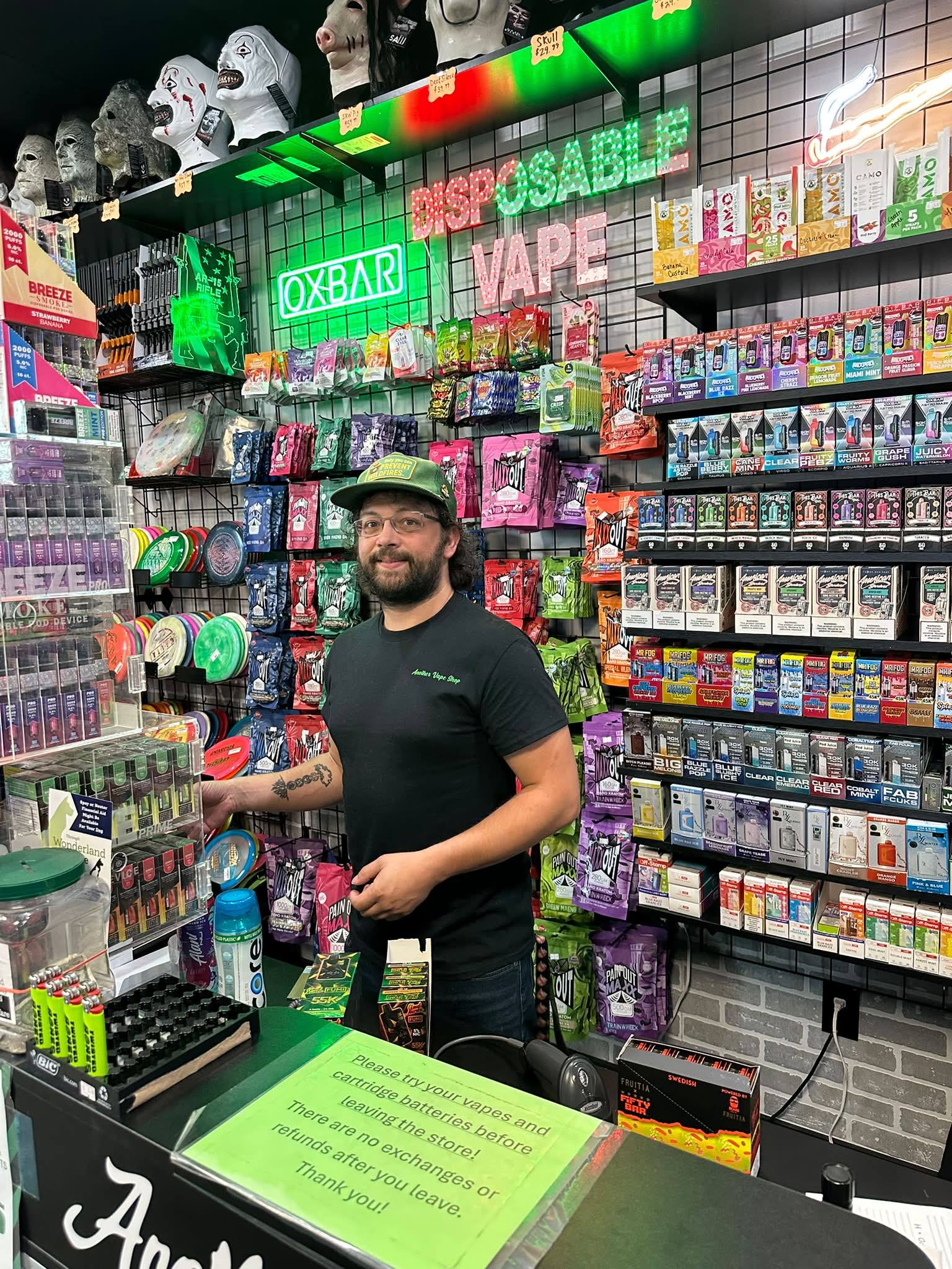 best vape shops marine park Another Shop Cadillac Strazz Lost Mary Ultrasonic add on charger foglights Flavor:Frozen Strawberry Grapefruit