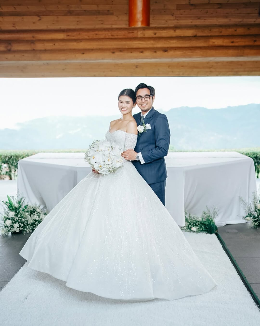 Philippine Star - CONGRATS, JEN AND RENZ! 💍🤍 Content creator Jen ...