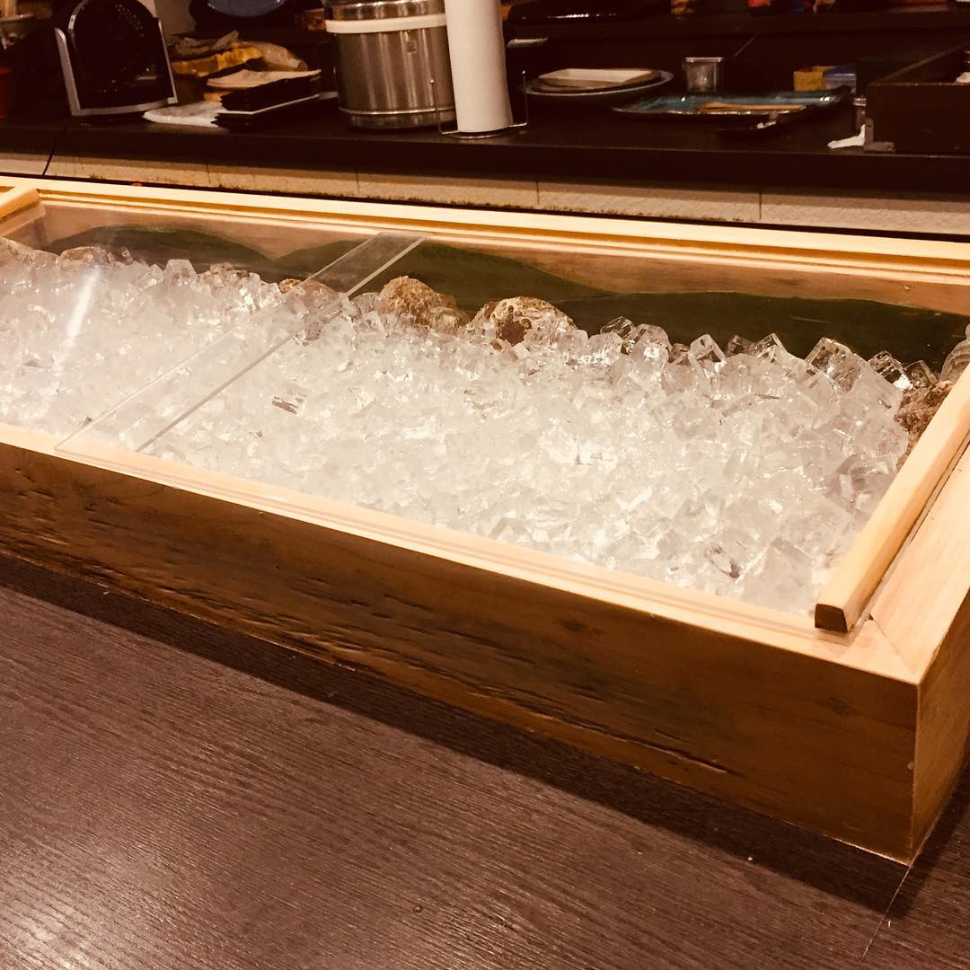 今週もDIY(^-^)/ネタケースの扉を自作で新調しました。やっぱ、寿司屋