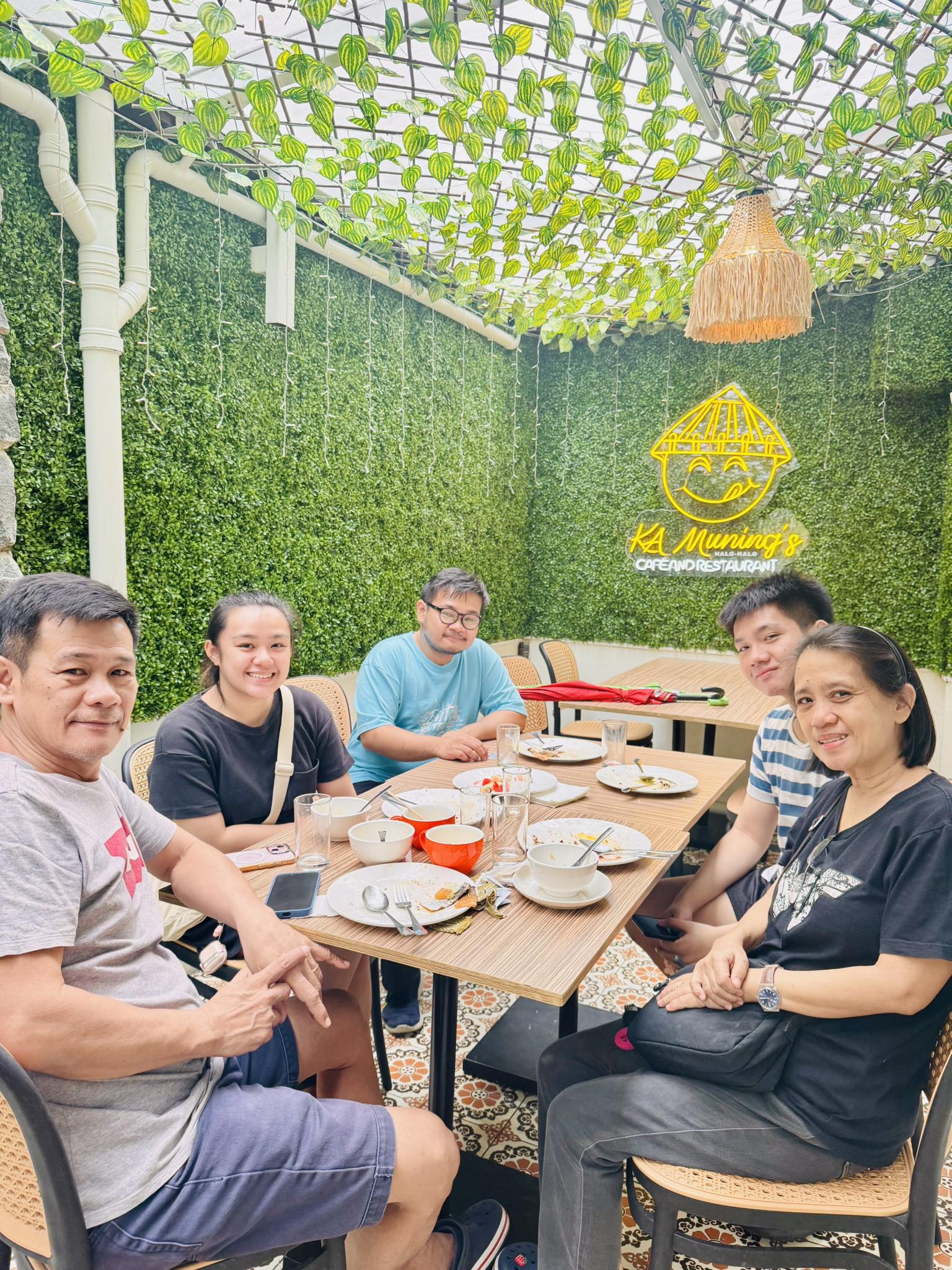 KA Muning's Halo-Halo Café & Restaurant | Quezon City