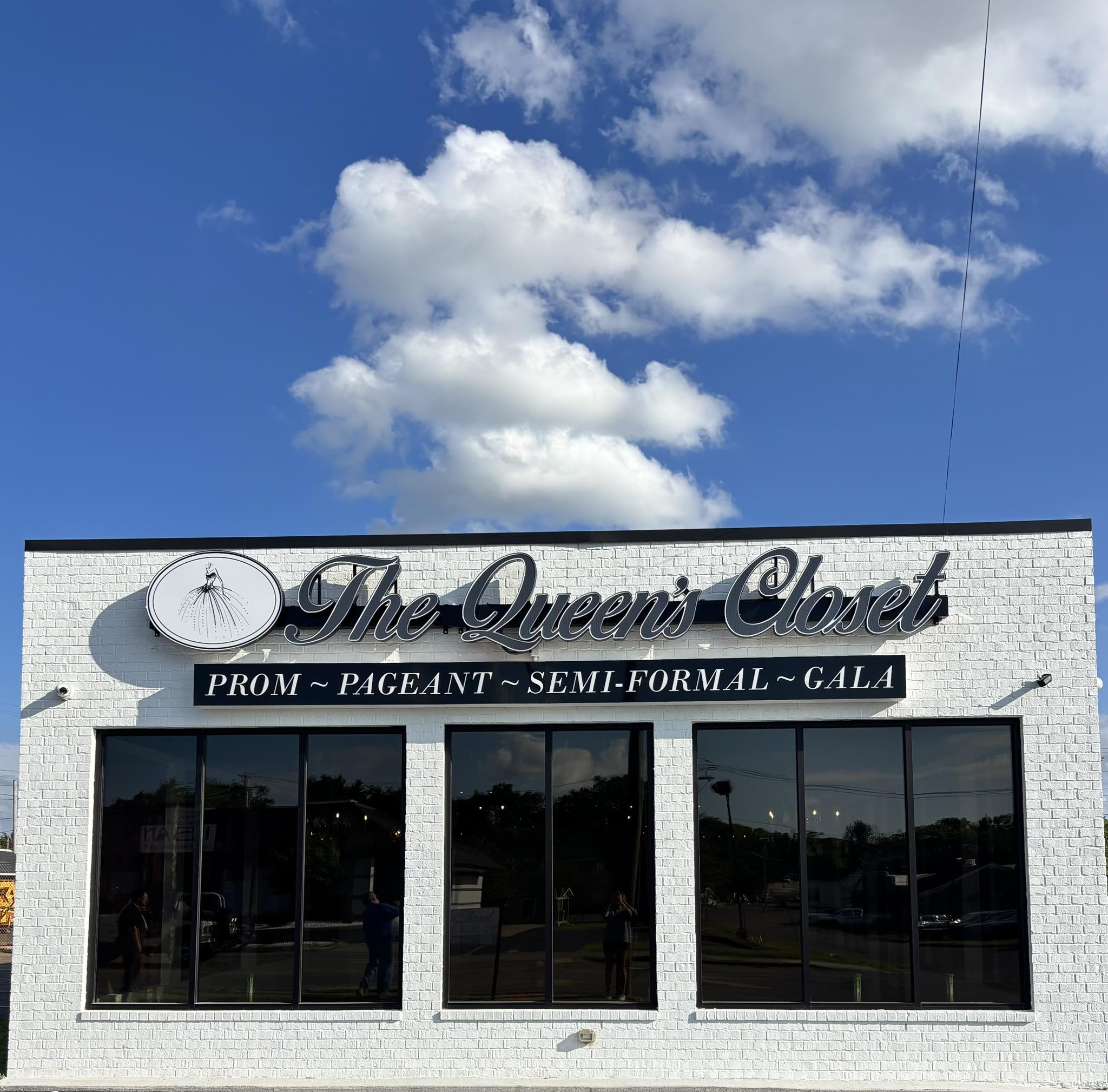formal dress shops in bowling green ky The Queen's Closet prom Prom Dresses