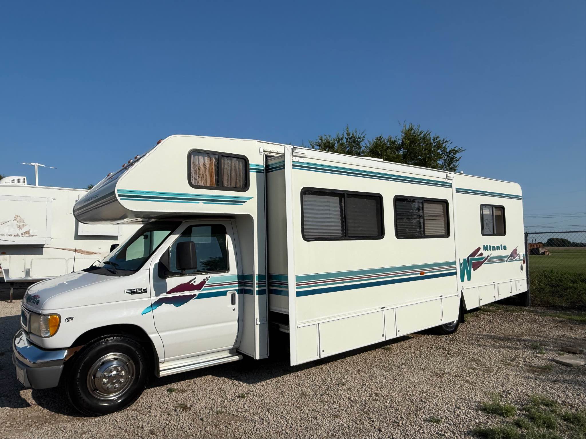 1999 Winnebago minnie 31ft class c motorhome with one slide out - RVs ...