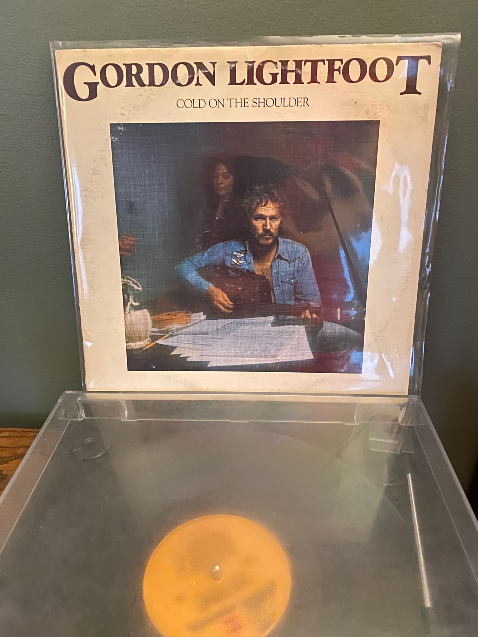 Gordon Lightfoot - Cold On The Shoulder 1975