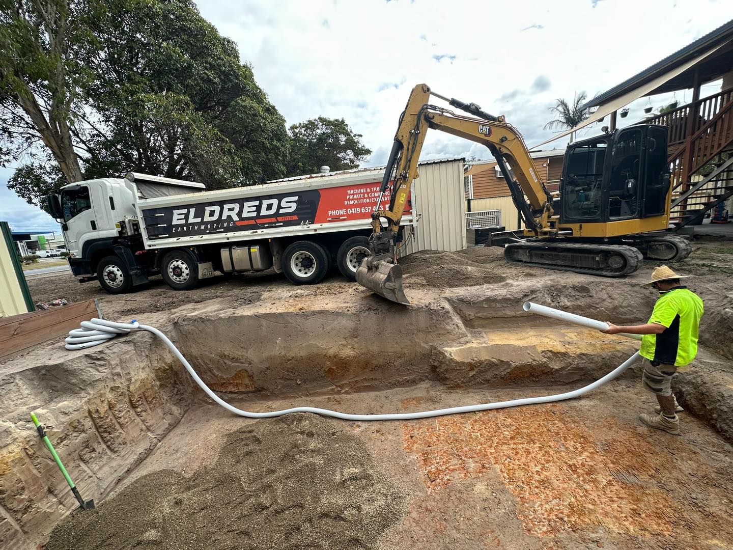 Another pool dig for Paradise Pools... - Eldred's Earthmoving | Facebook
