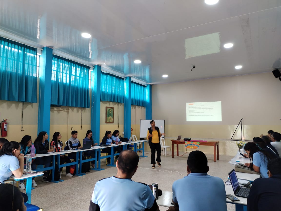 UEFT... - UEFTE Unidad Educativa Fiscomisional Técnico Ecuador