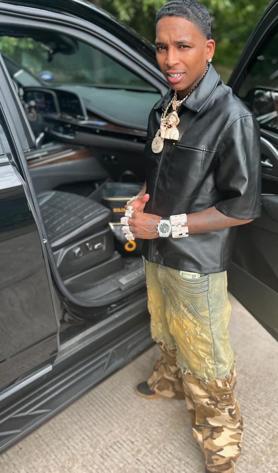 LOTTA 🥷🏾 LIFE BE FAIRYTALE 🧚 THEY $HIT 🅱️ MAKE BELIEVE