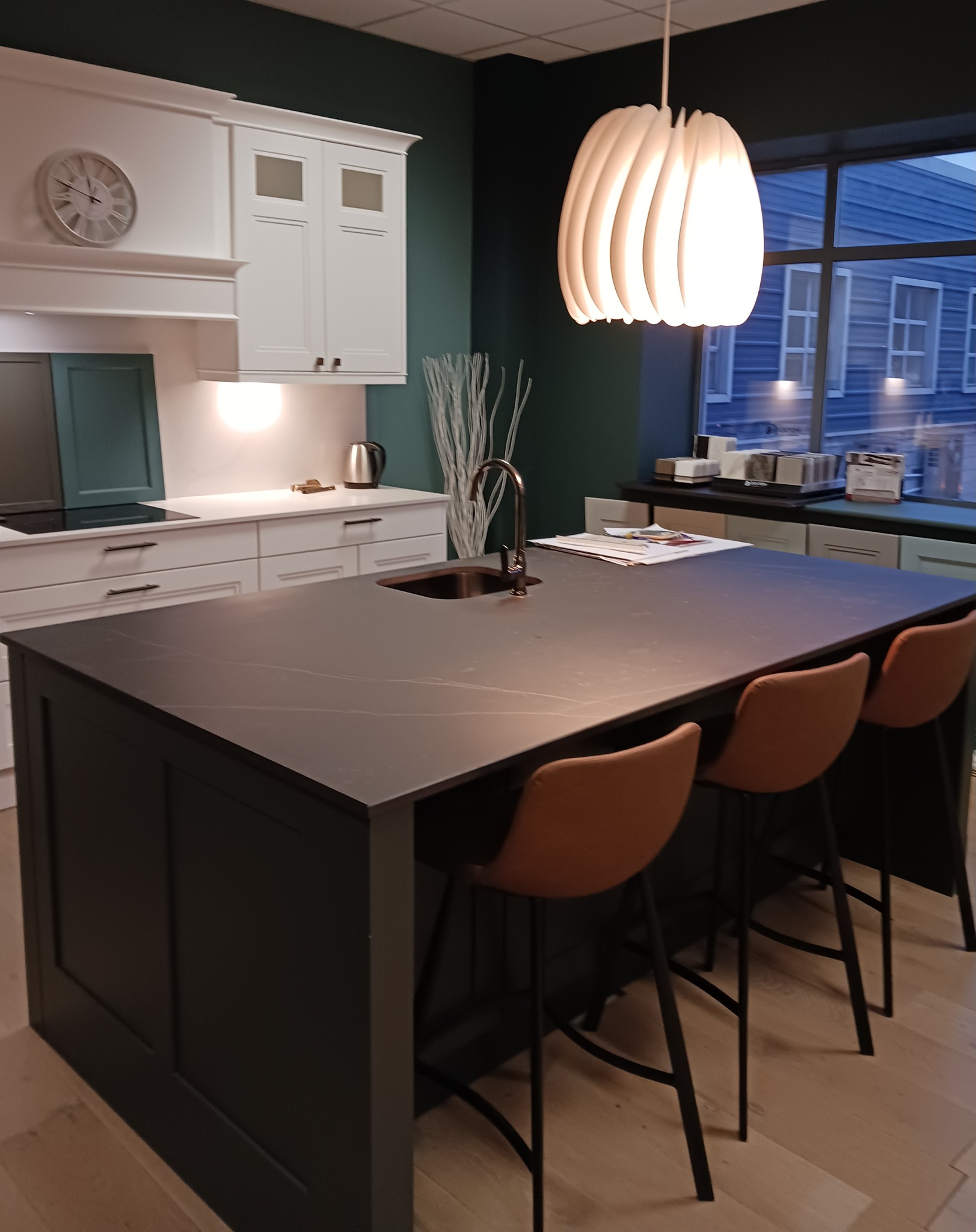 Dee Design Kitchen & Lighting Design