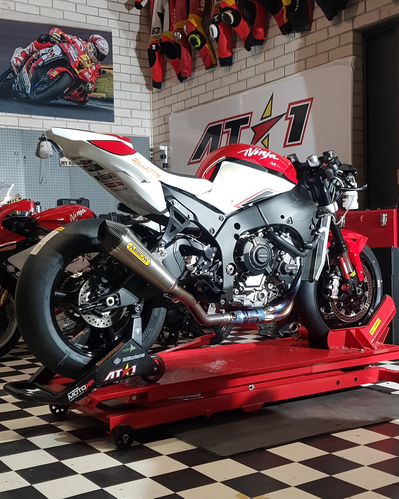 AT1 Racing Pty Ltd. - So here she is. Almost all ready for action ...