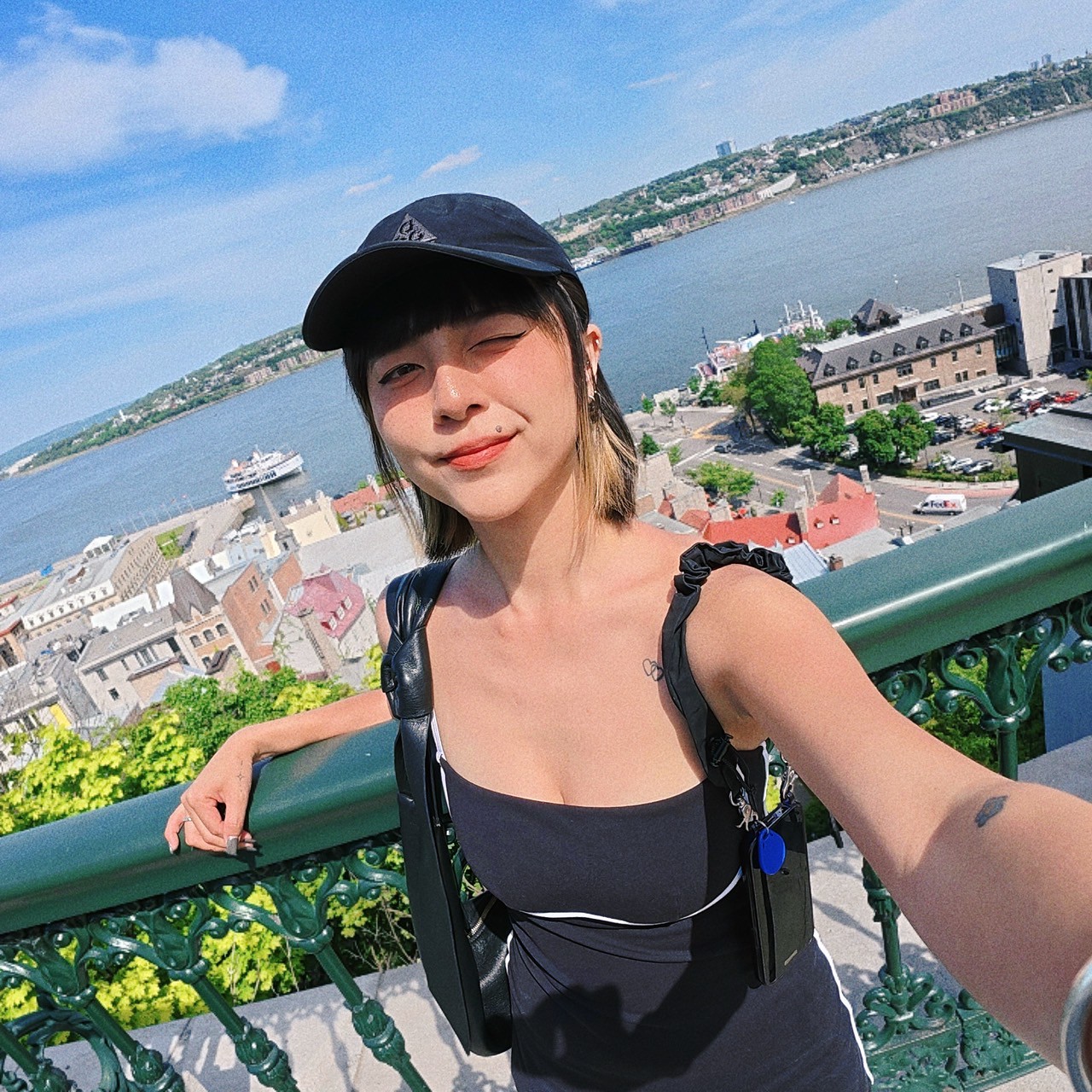 Linzy 林晞 - Linzy 林晞 added a new photo.