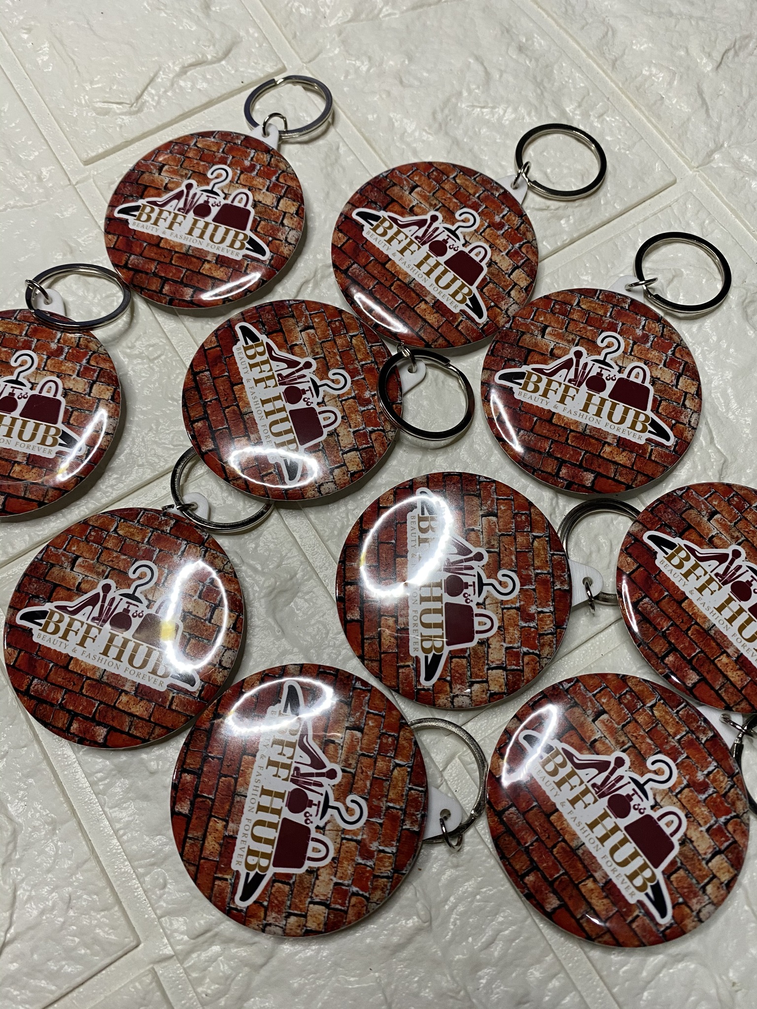 Customized Button Pin with Mirror Keychain - Lapel Pins & Brooches ...