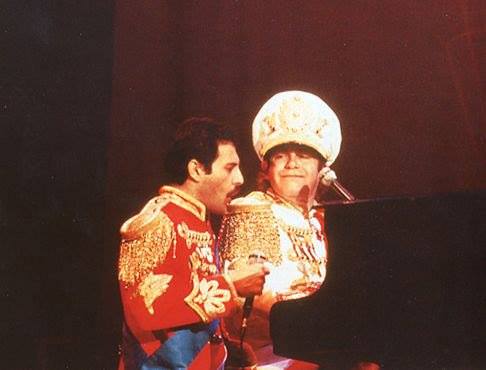 Brian May - ON THIS DAY In Queen History - 19 November...