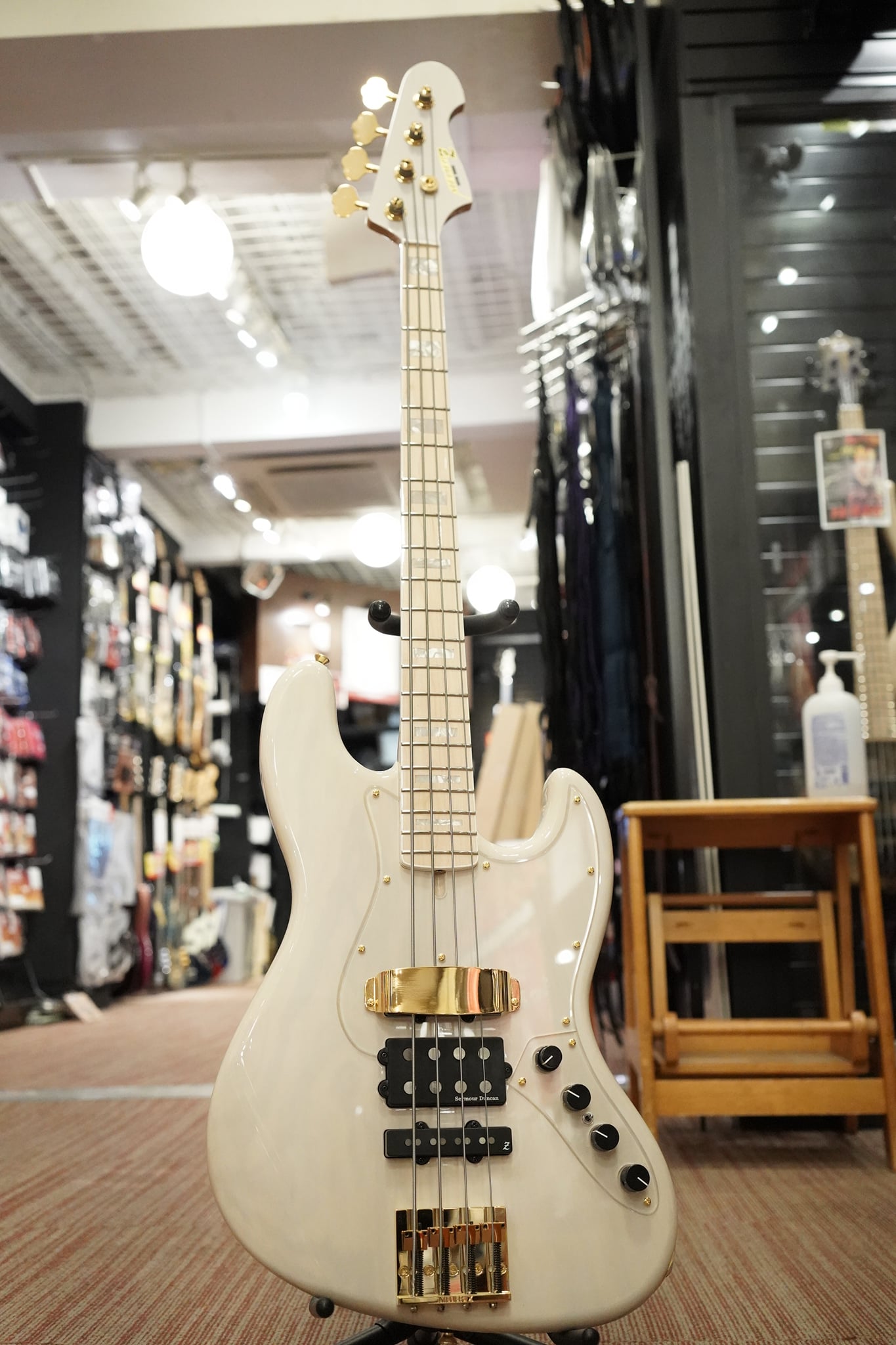 シースルーホワイトカラーにゴールドパーツで神々しいM-245！ アッシュ