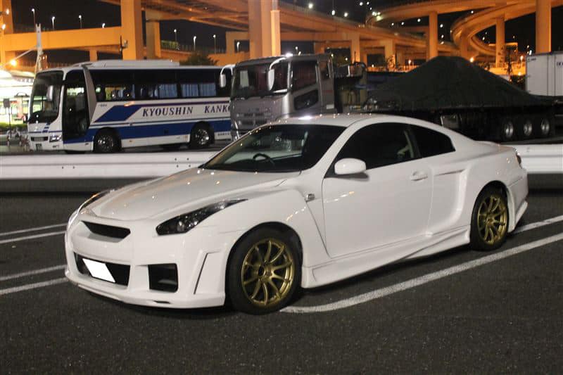 Modified V35 Nissan Skyline with R35 GT-R Front End and S2000
