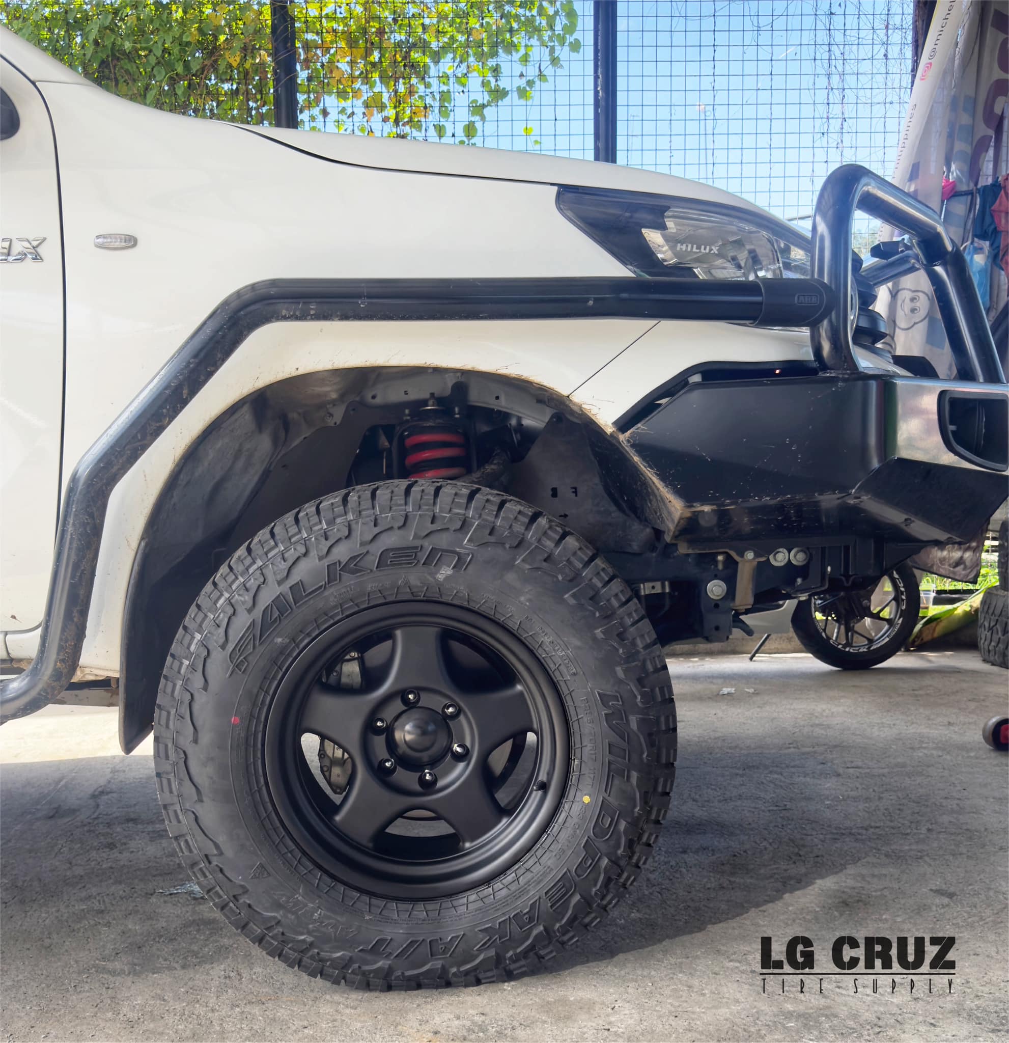 17’s ROTA TRAIL-R 285/70 FALKEN... - LG Cruz Tire Supply