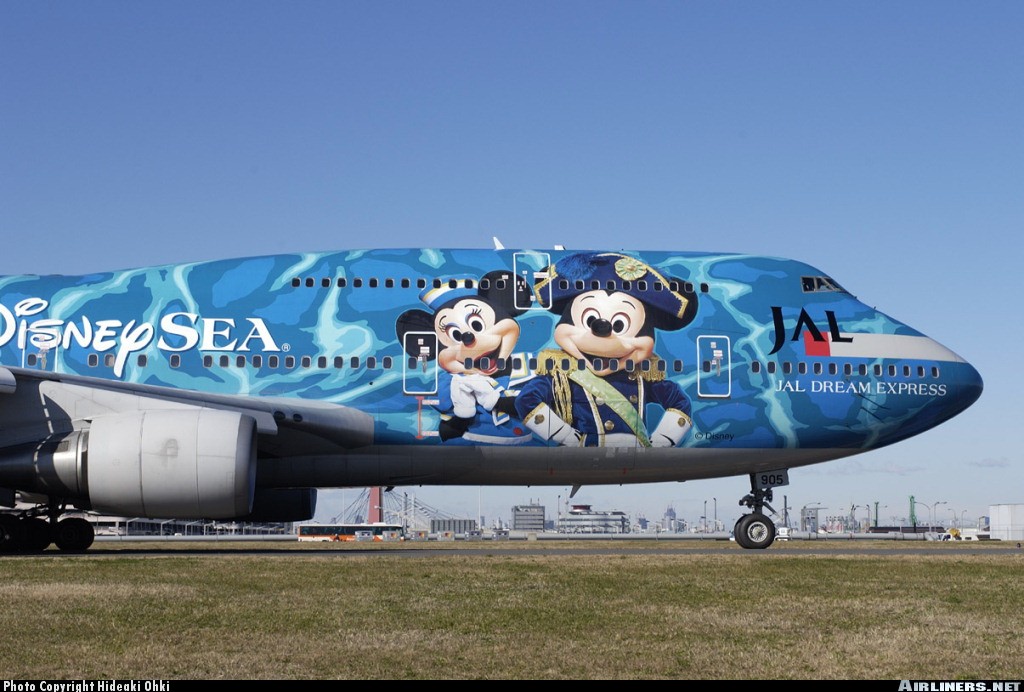 Japan Airlines Boeing 747-246D in Disney Dream Express livery