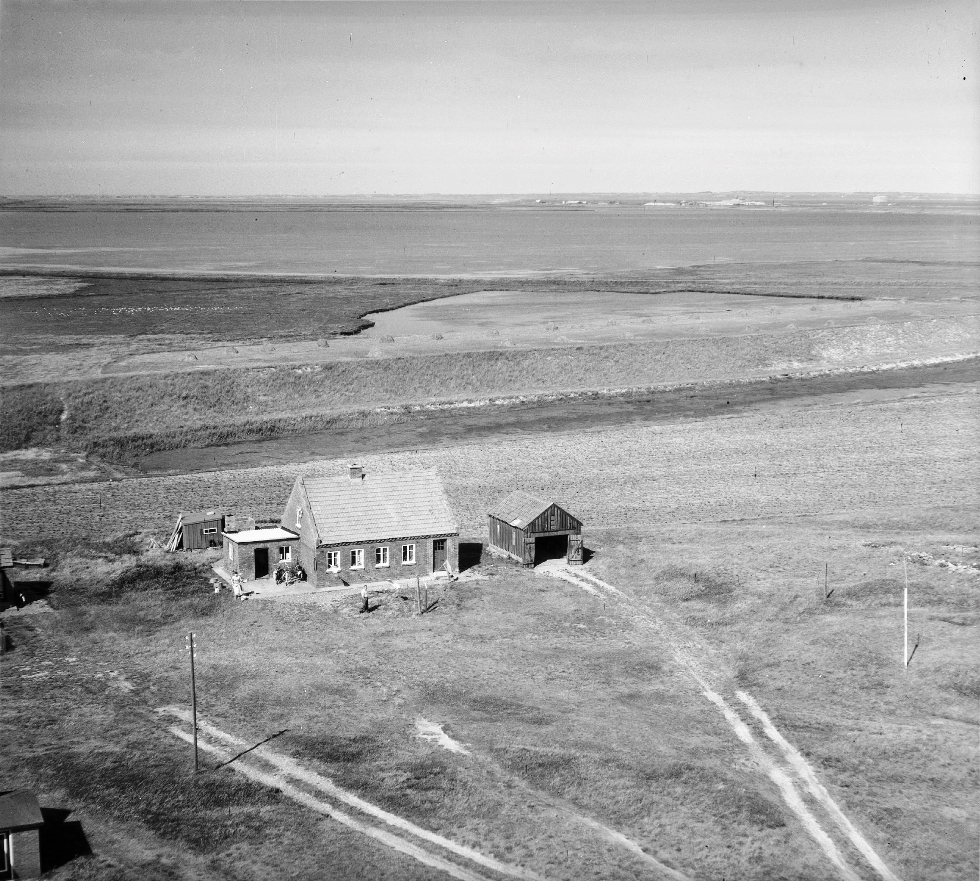 lokalarkivet-for-thybor-n-harbo-re-engbjerg-f-rskolefest-i-harbo-re