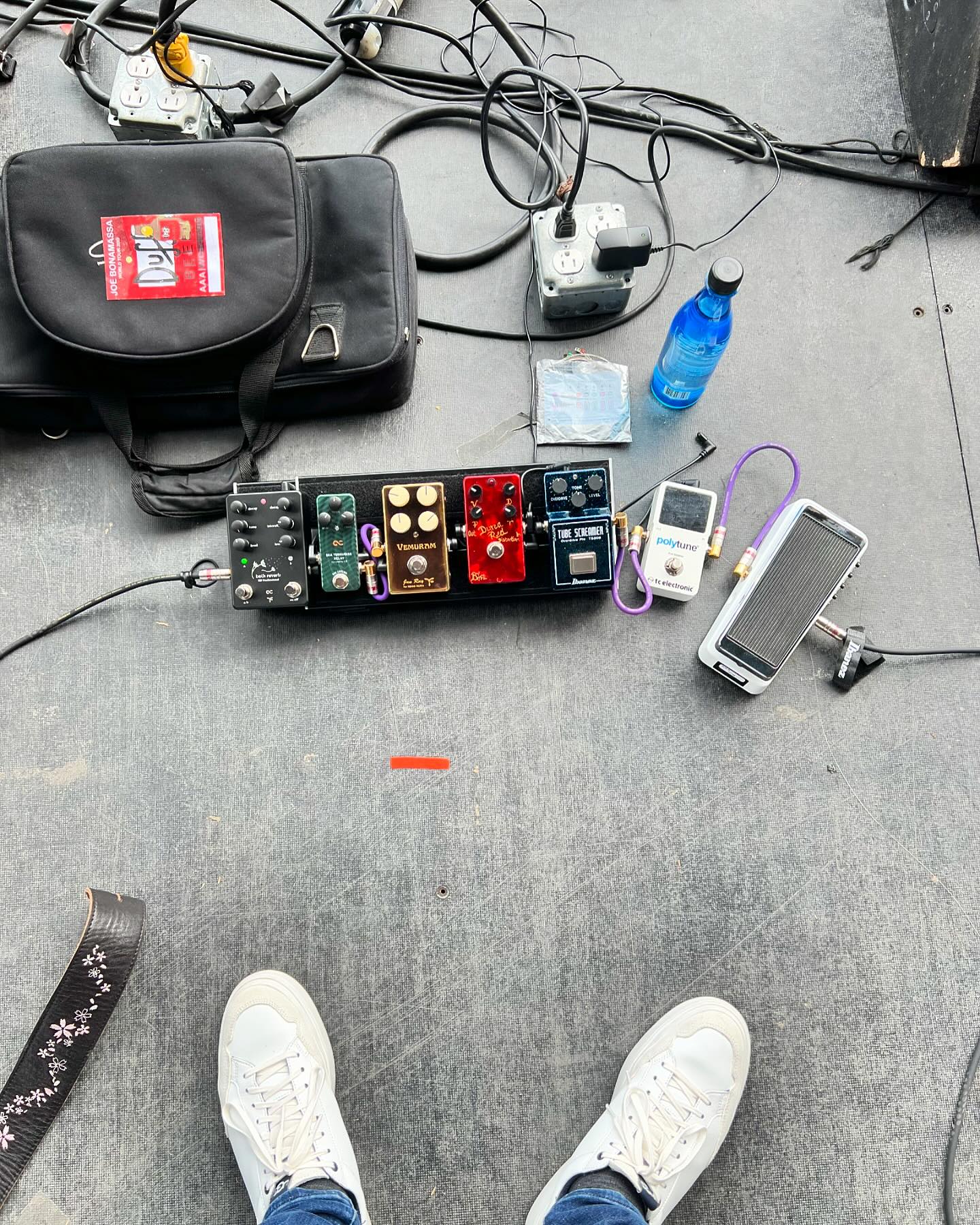 Tomo Fujita's pedalboard setup and music collaboration