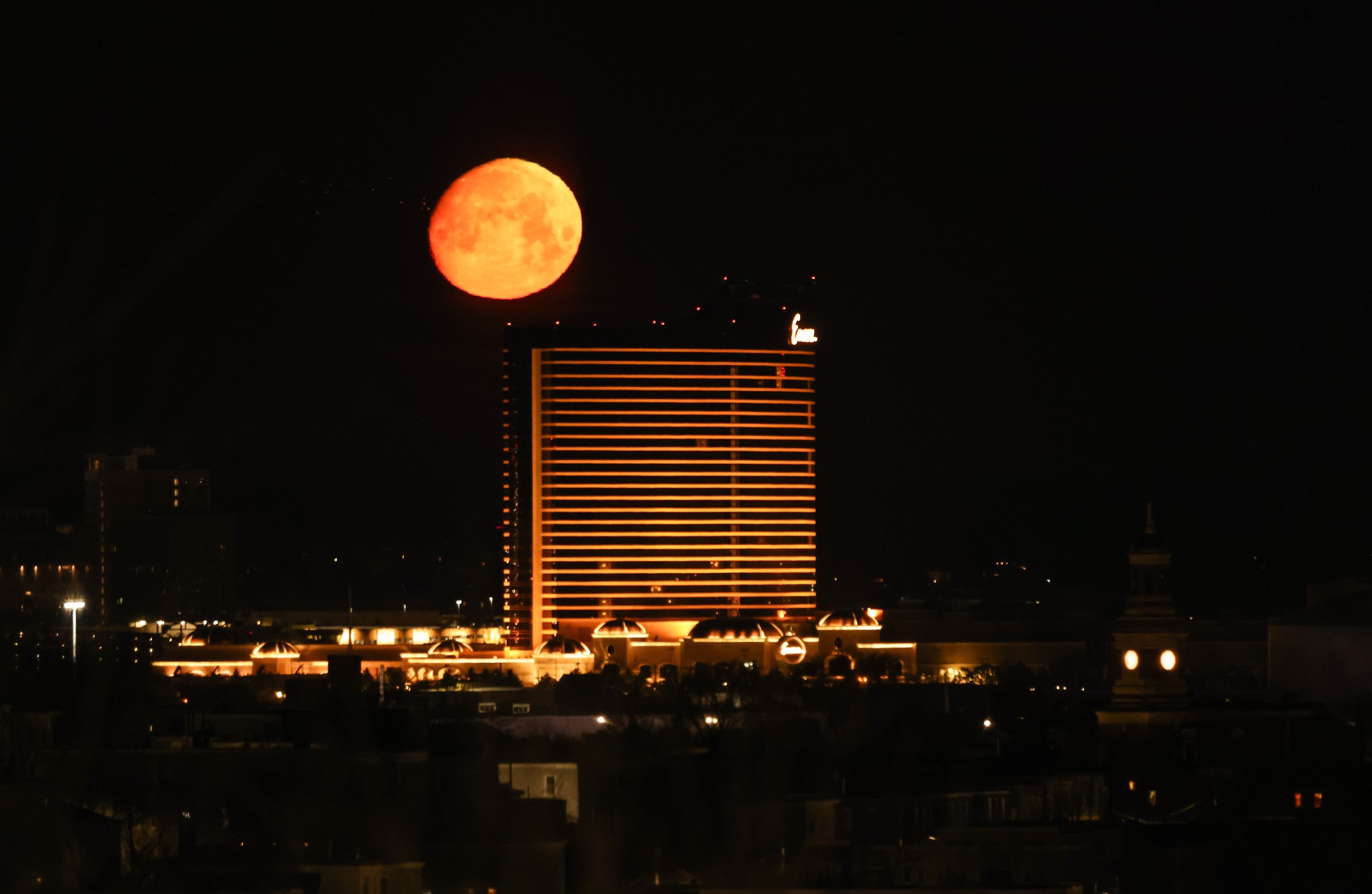 Do ya feel lucky? The almost-full moon sets just before 5 a.m.