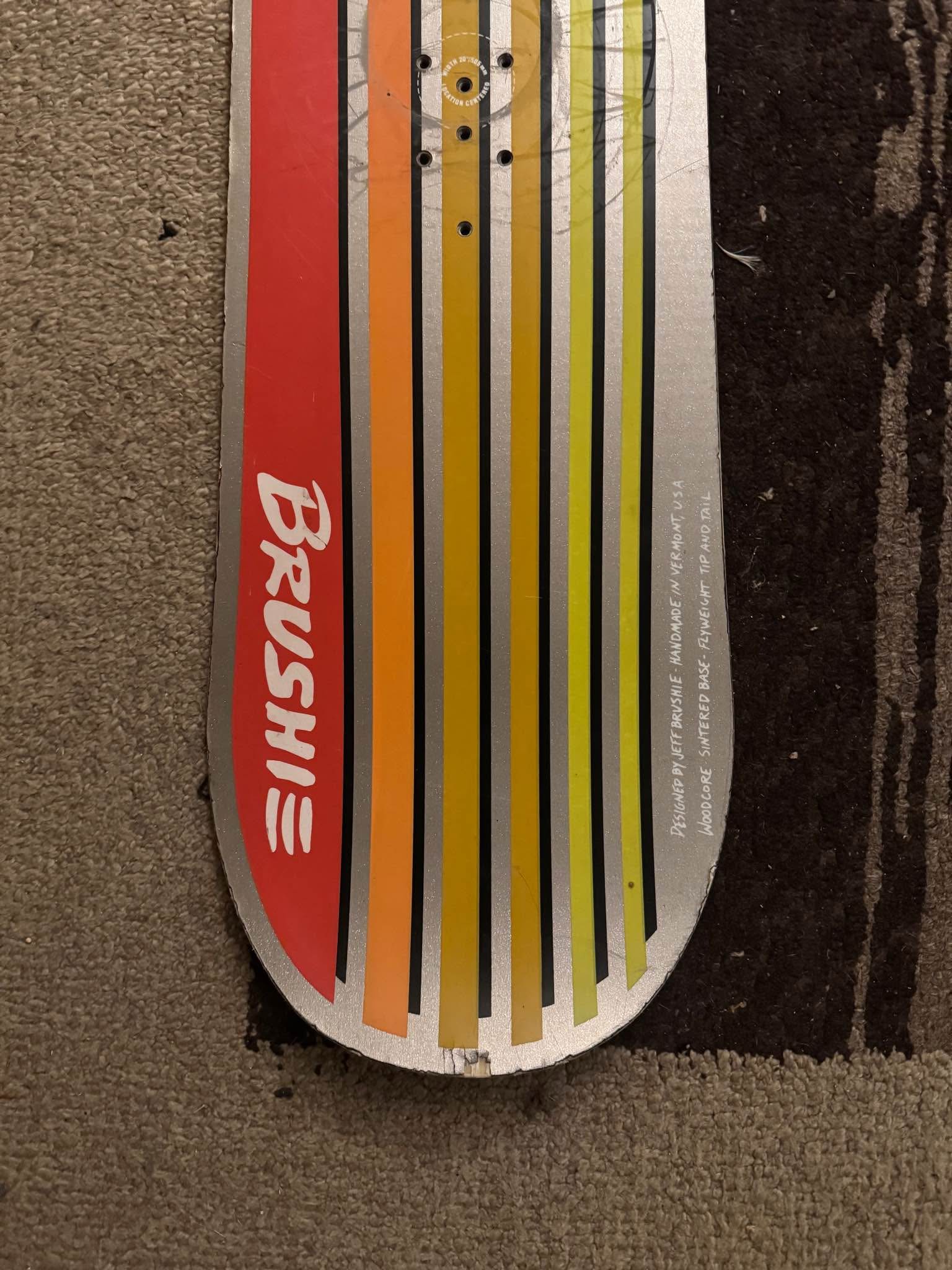 Burtonバートン ブラッシー復刻 BRUSHIE CRIMINAL 153