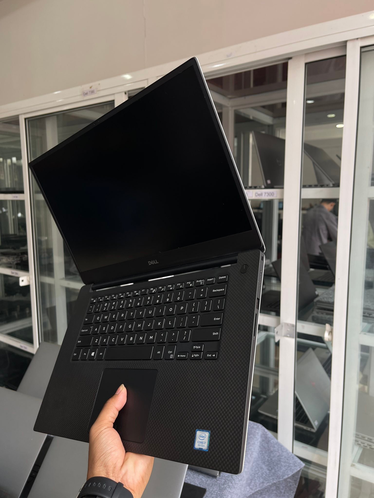 Dell Precision 5540 USA ?? i7-9th VGA ដាច់4GB CPU : Core i7 