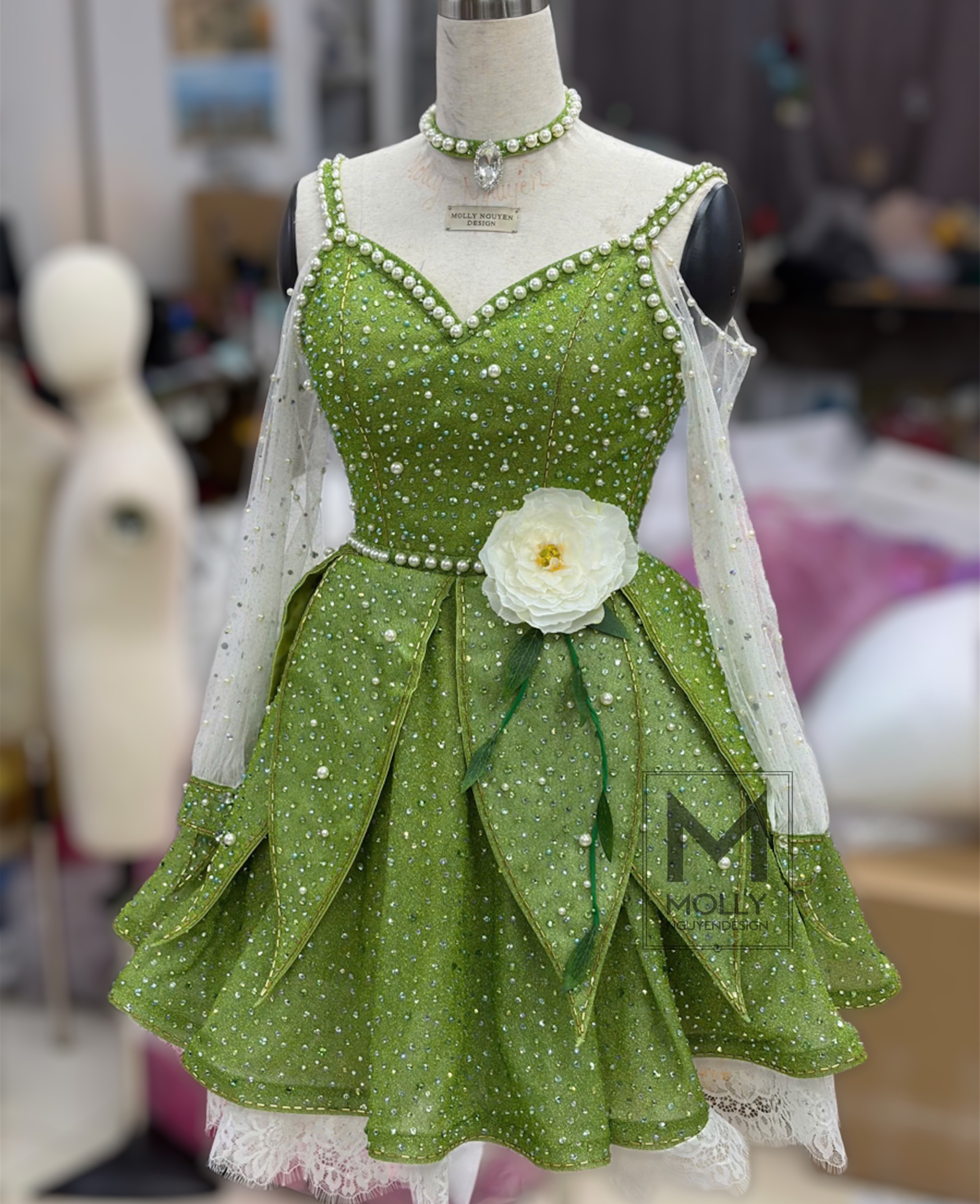 green dress tinker bell Our adorable dress, custom-made especially for our lovely client. Coudyzer Shana 🍀🧚‍♂️🧚🏻‍♀️ Thank you so much for trusting us and choosing our work once again. It truly means so much 2-week