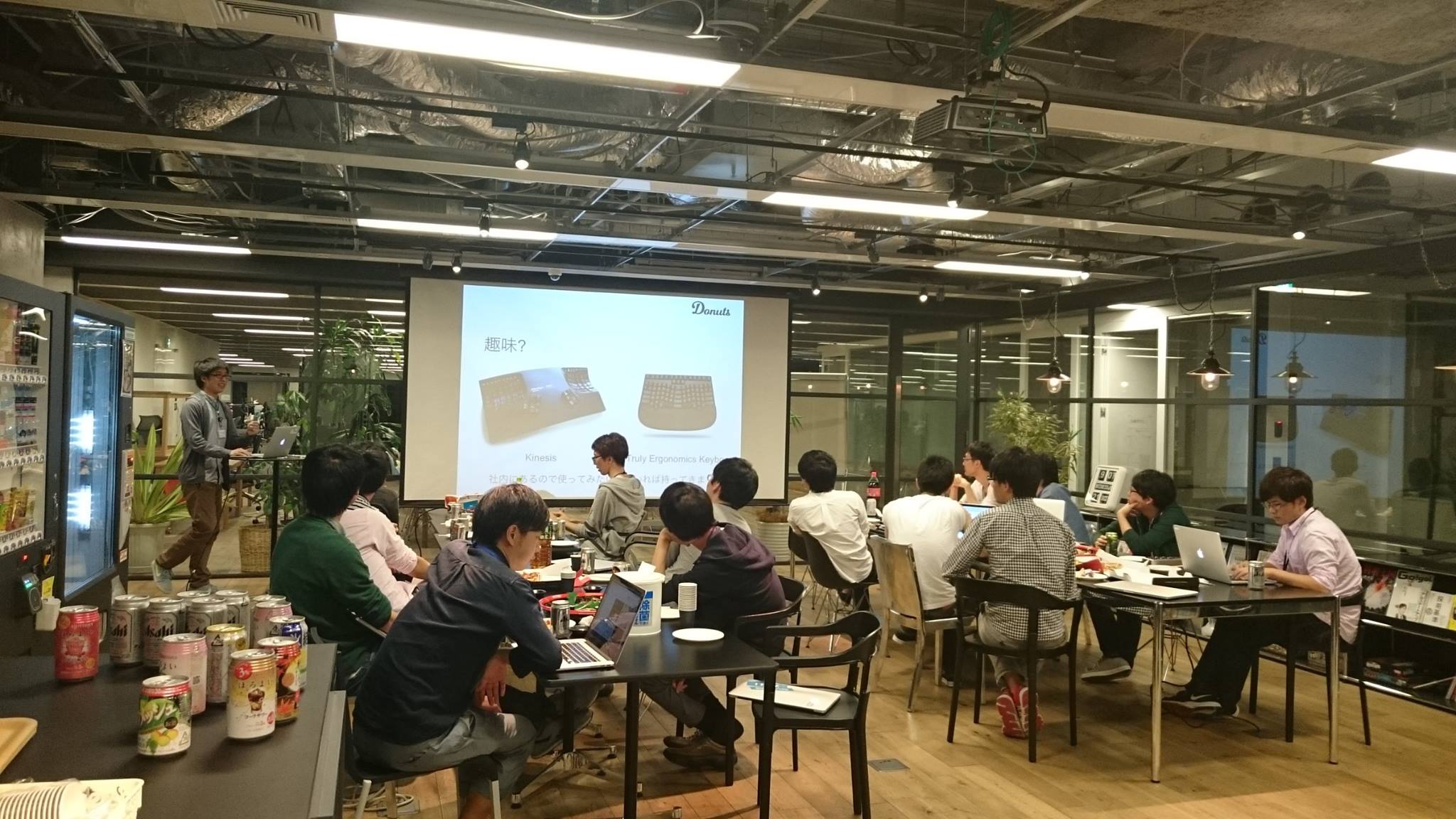株式会社donuts Dena Y社 C社 Donutsの4社合同it交流会を開催しました 昨日dena様 Y社様 レシピcgmのc社様の有志の方にお越しいただき 交流会を行いました 前回の3社から1社増え計4社でのイベントとなりました 前半は前回同様ライトニングトークを各々行い