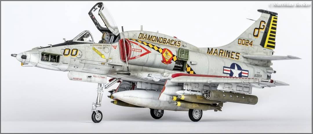 ヌイダタカシの動画」製作GPM A4M SKYHAWK ペーパークラフト完成品