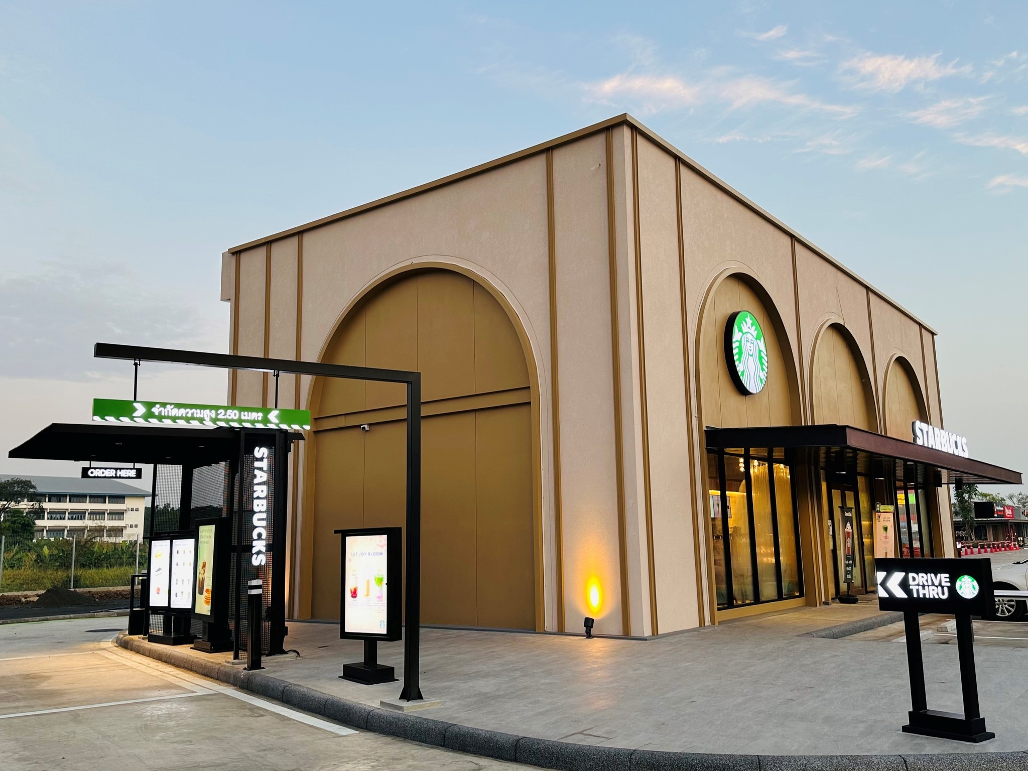 อีกหนึ่งร้านเปิดใหม่ สาขา เอส พาร์ค... - Starbucks Thailand | Facebook