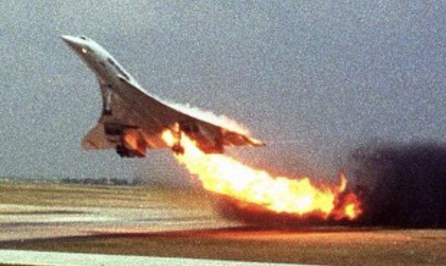 El 25 de julio de 2000, en inmediaciones del aeropuerto Charles De