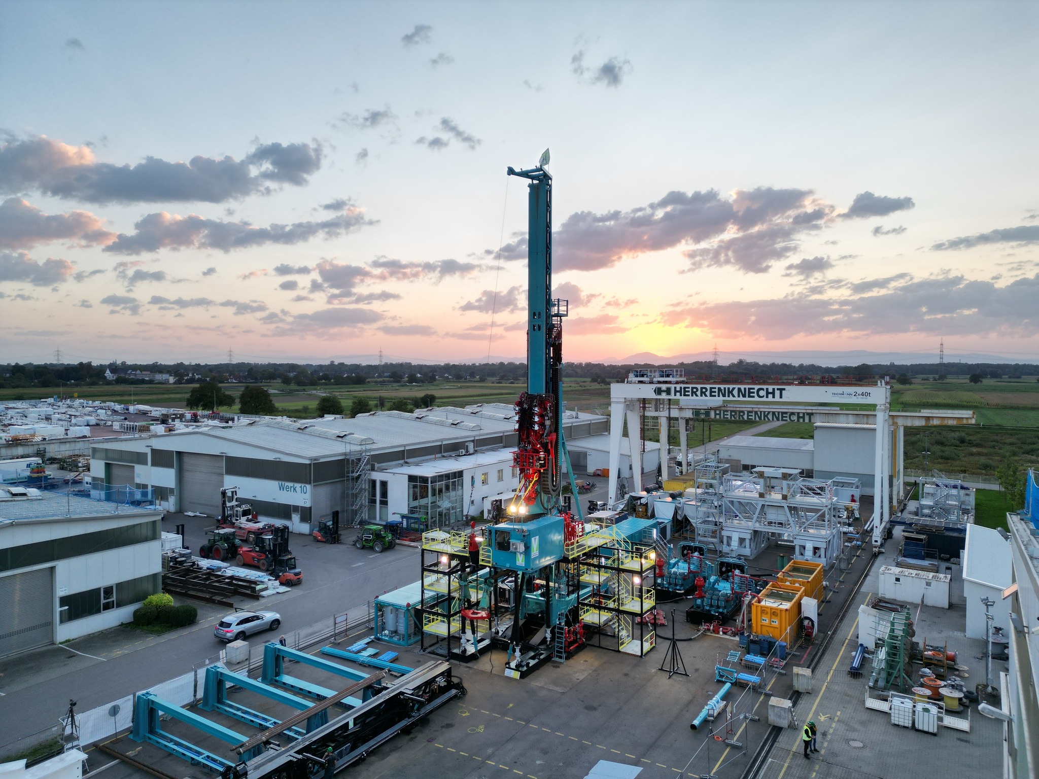 Herrenknecht - A new 250-ton self-erecting rig is on its way from ...