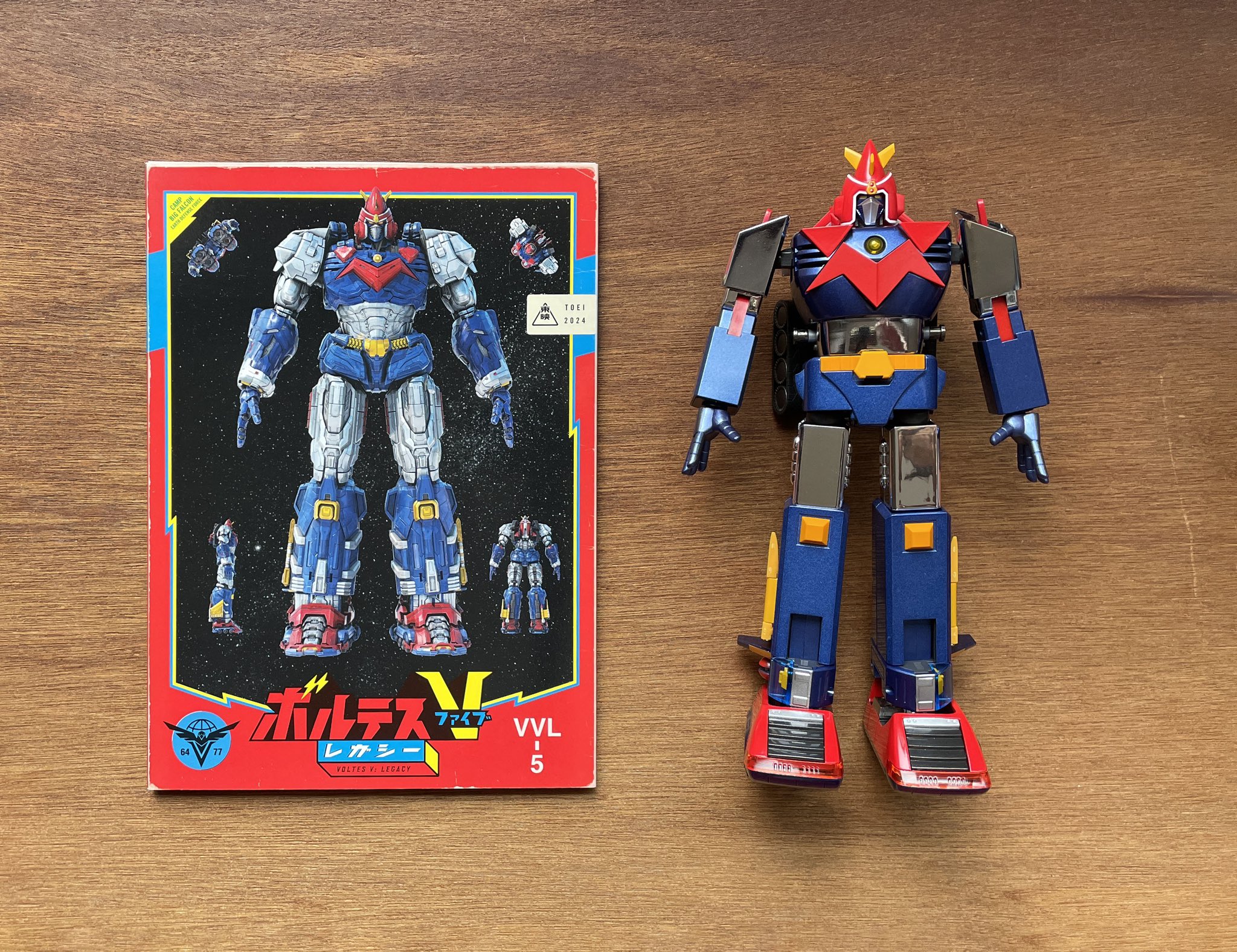 We have some upclose photos of the recently released Voltes V 