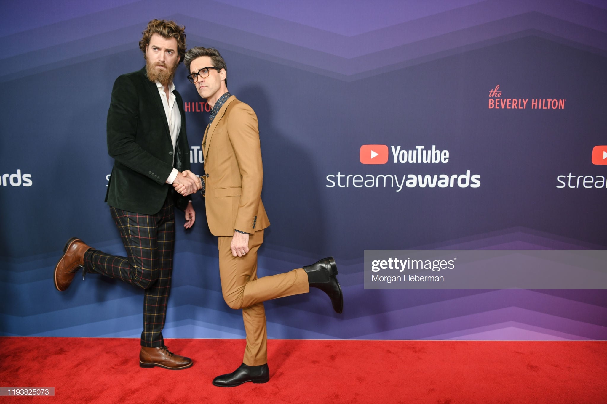 The iconic Rhett and Link handshake... - RhettandLinKommunity