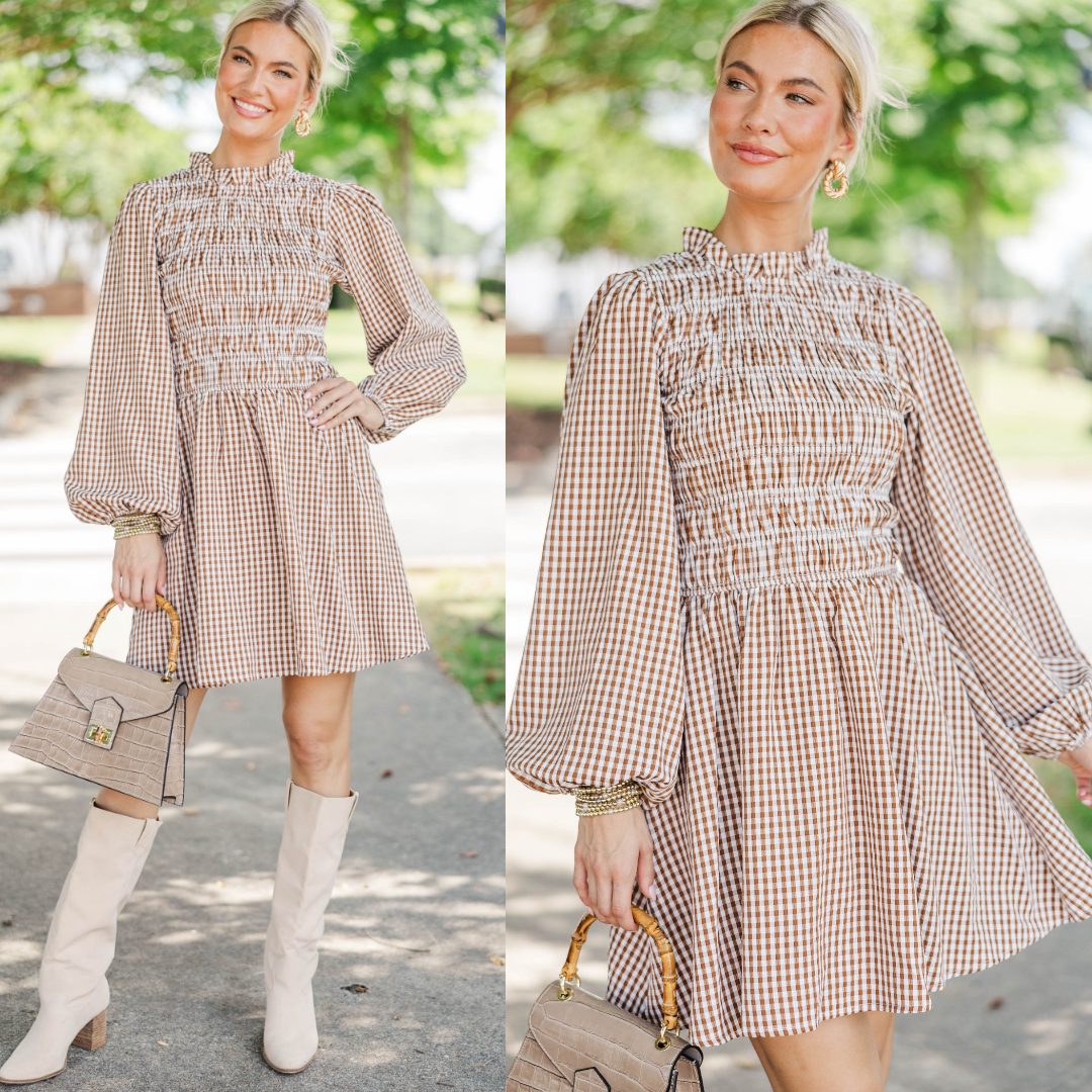 brown and cream gingham dress The prettiest fall gingham. 🤎🤍 This chocolate check gets a feminine touch with a smocked bodice, ruffle neckline, and flowing balloon sleeves. Pair it with boots for pumpkin while the button ZY2558 ASTR the Label | Size:5-6 Yrs