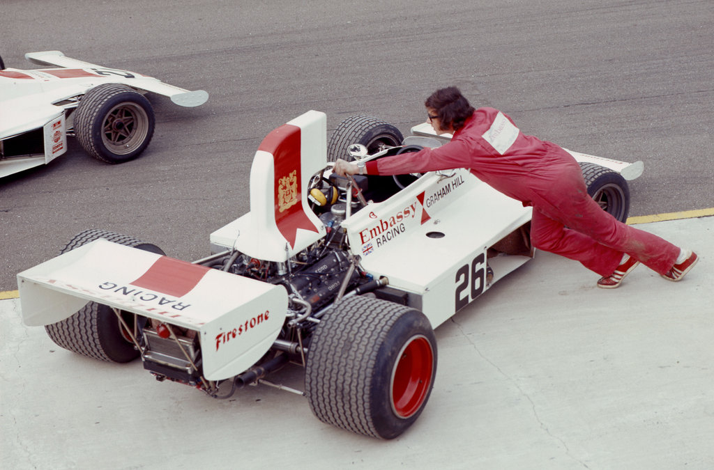 Graham Hill's Embassy Racing Lola T370 model kit build